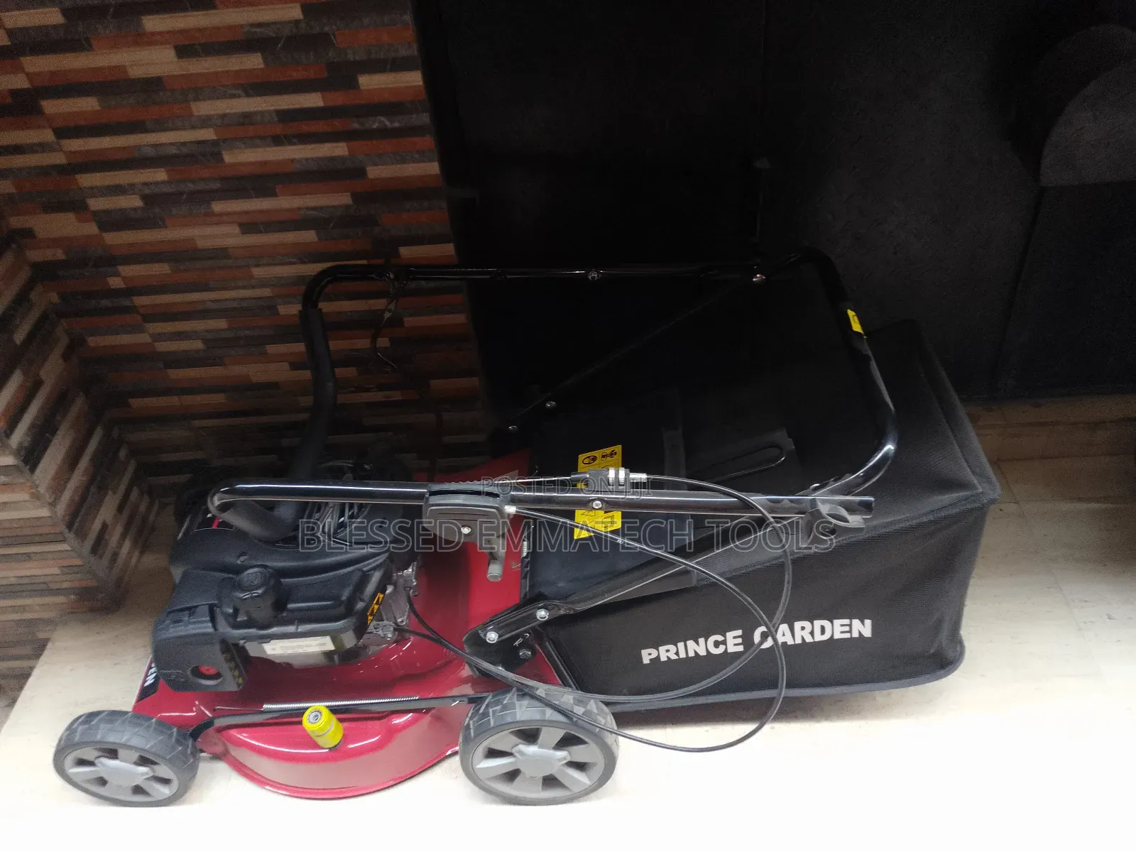 Stage Lawn Mower Machine