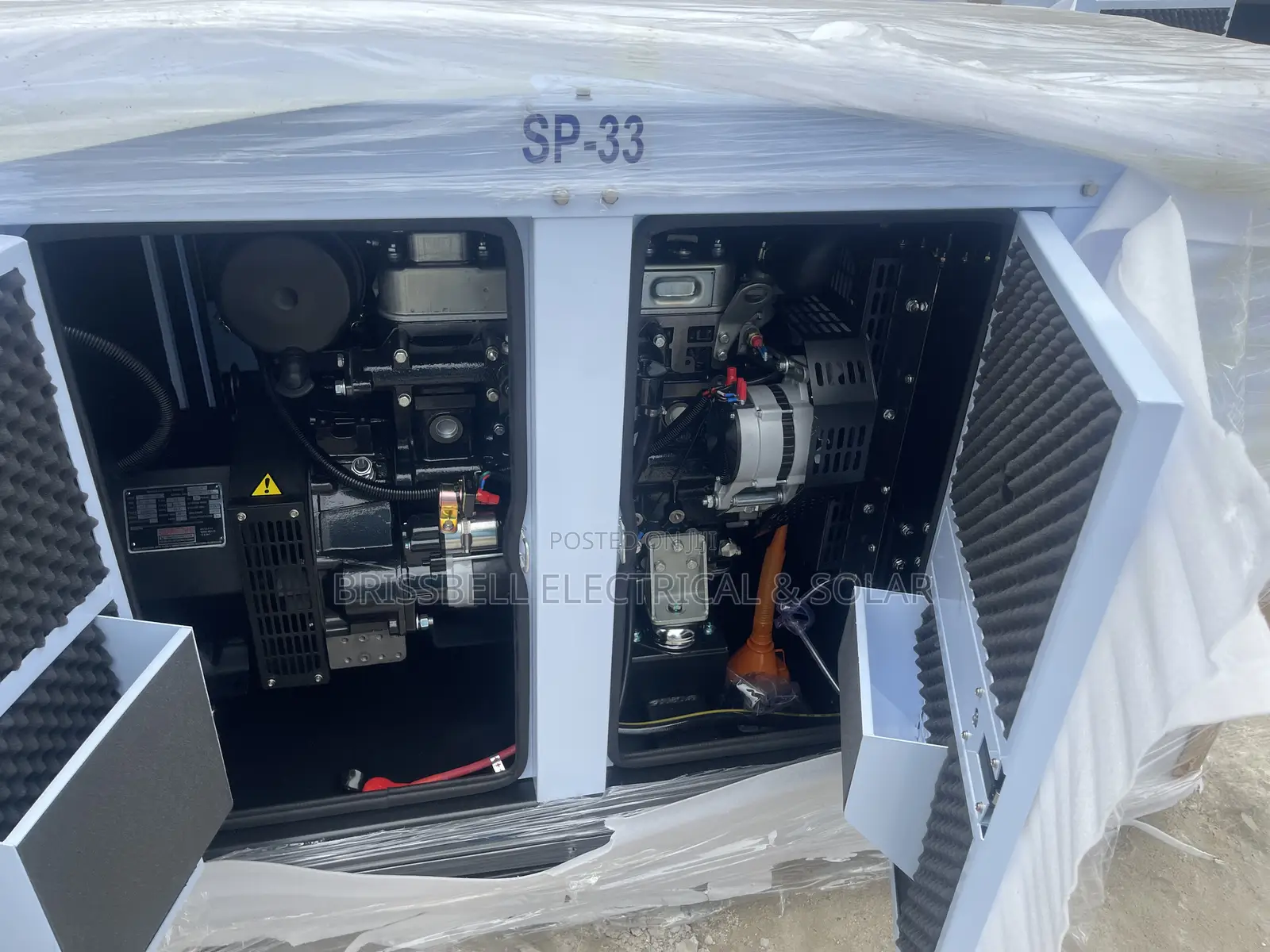 Superb England Perkins Soundproof Diesel Generator 33kva