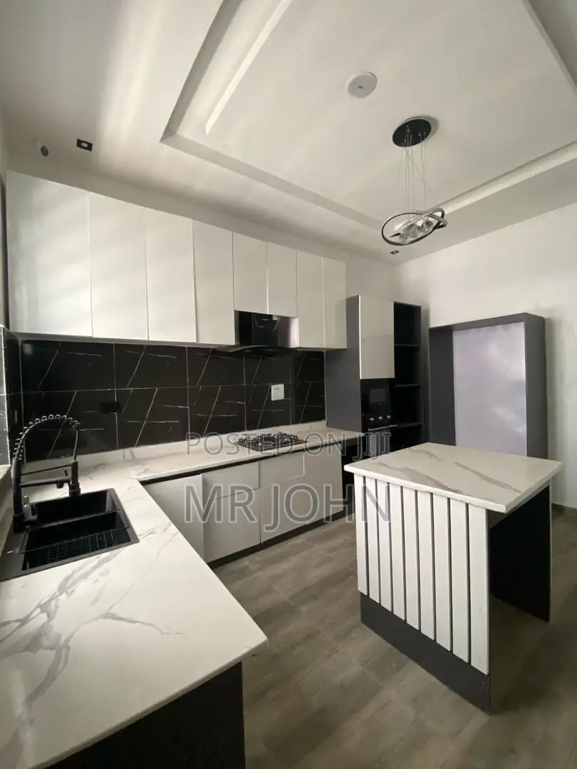 4bdrm House in Lekki for sale