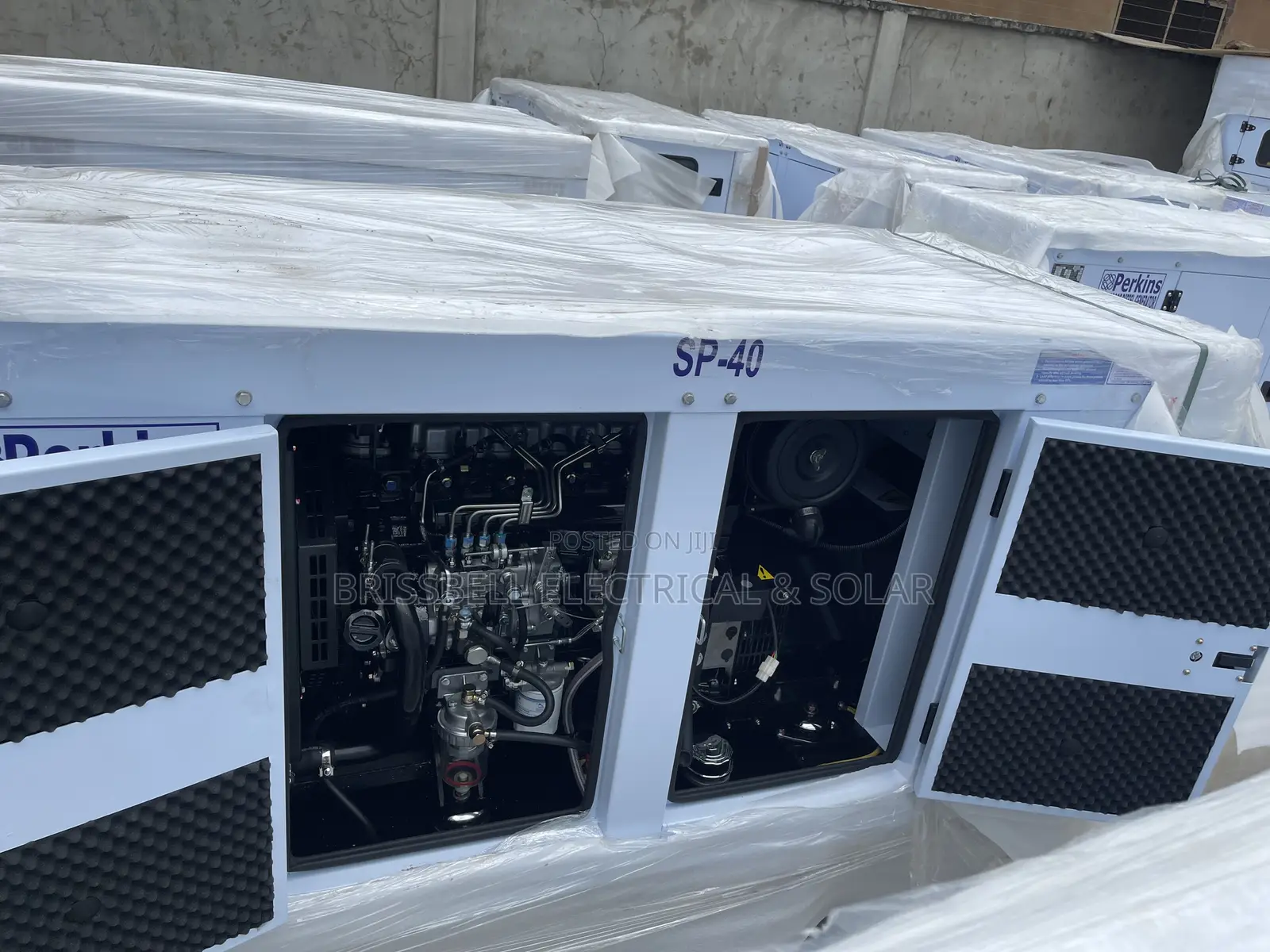 Superb England Perkins Soundproof Diesel Generator 40kva