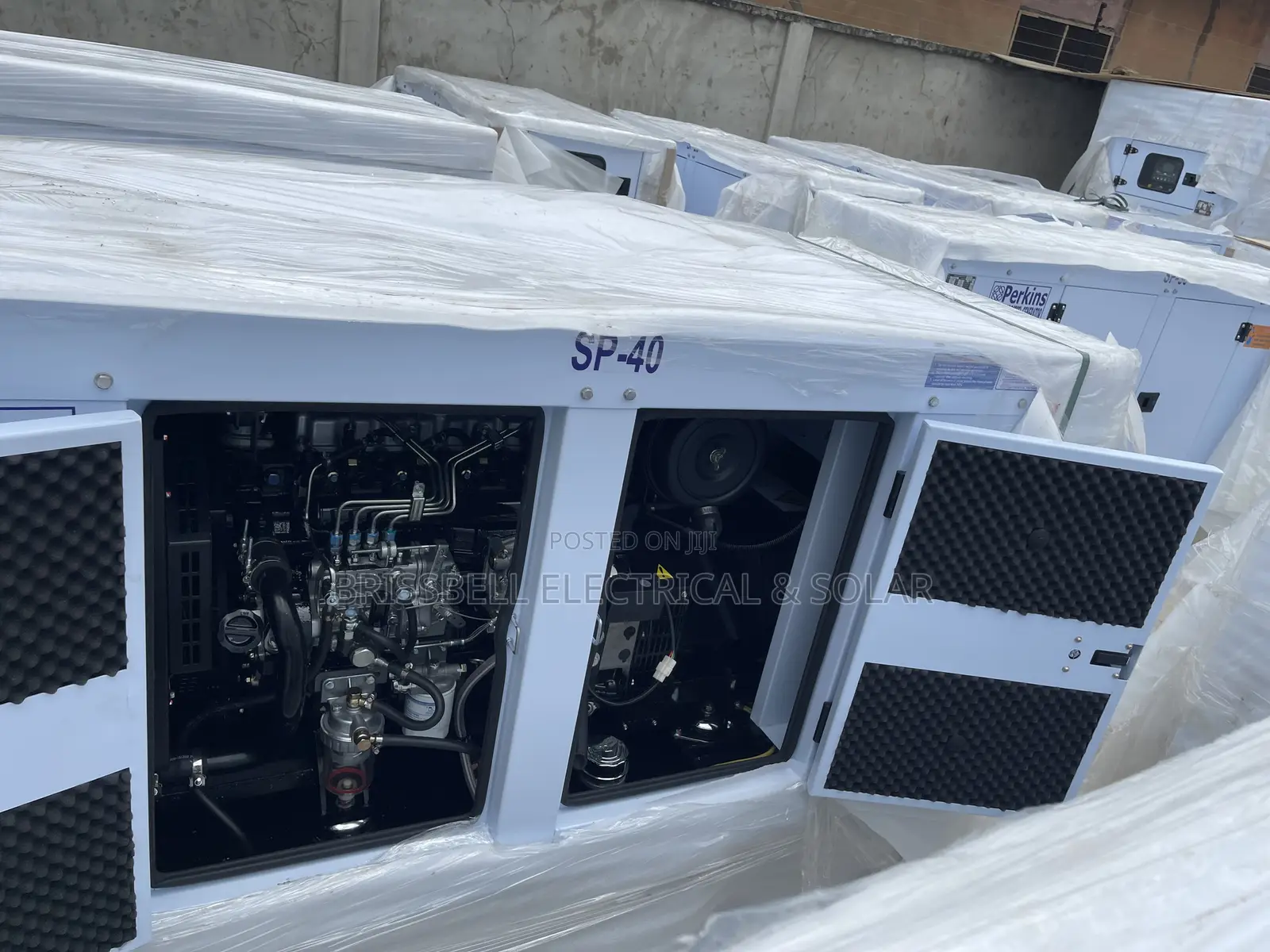 Superb England Perkins Soundproof Diesel Generator 40kva