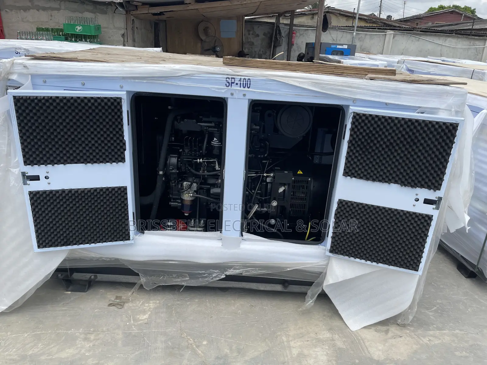 Superb England Perkins Soundproof Diesel Generator 100kva