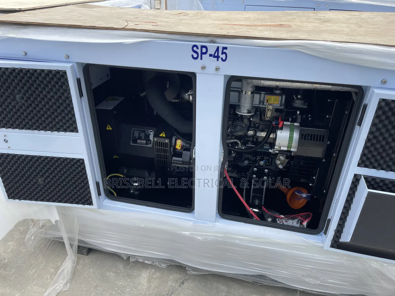 Superb England Perkins Soundproof Diesel Generator 45kva.