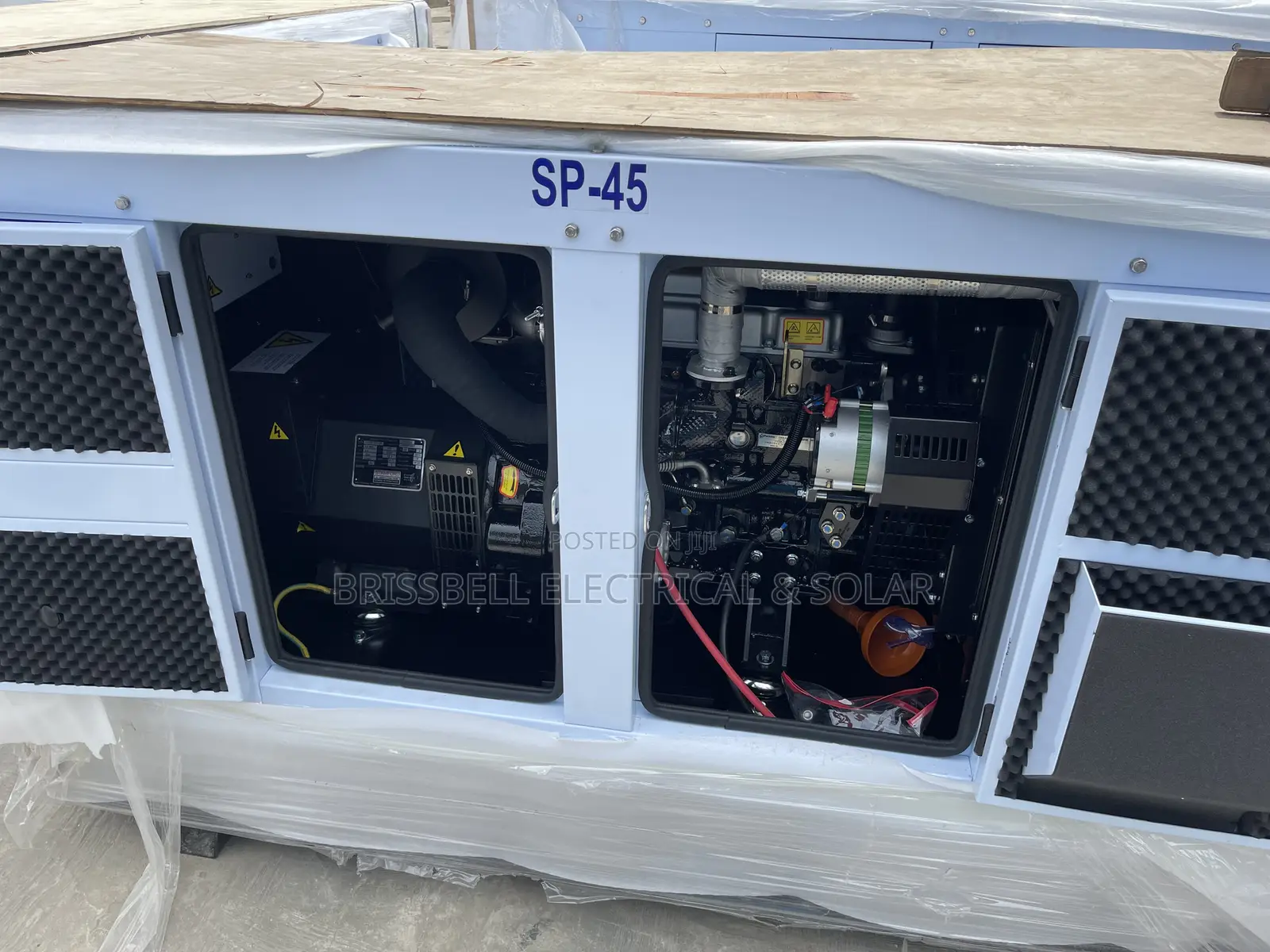 Superb England Perkins Soundproof Diesel Generator 45kva.