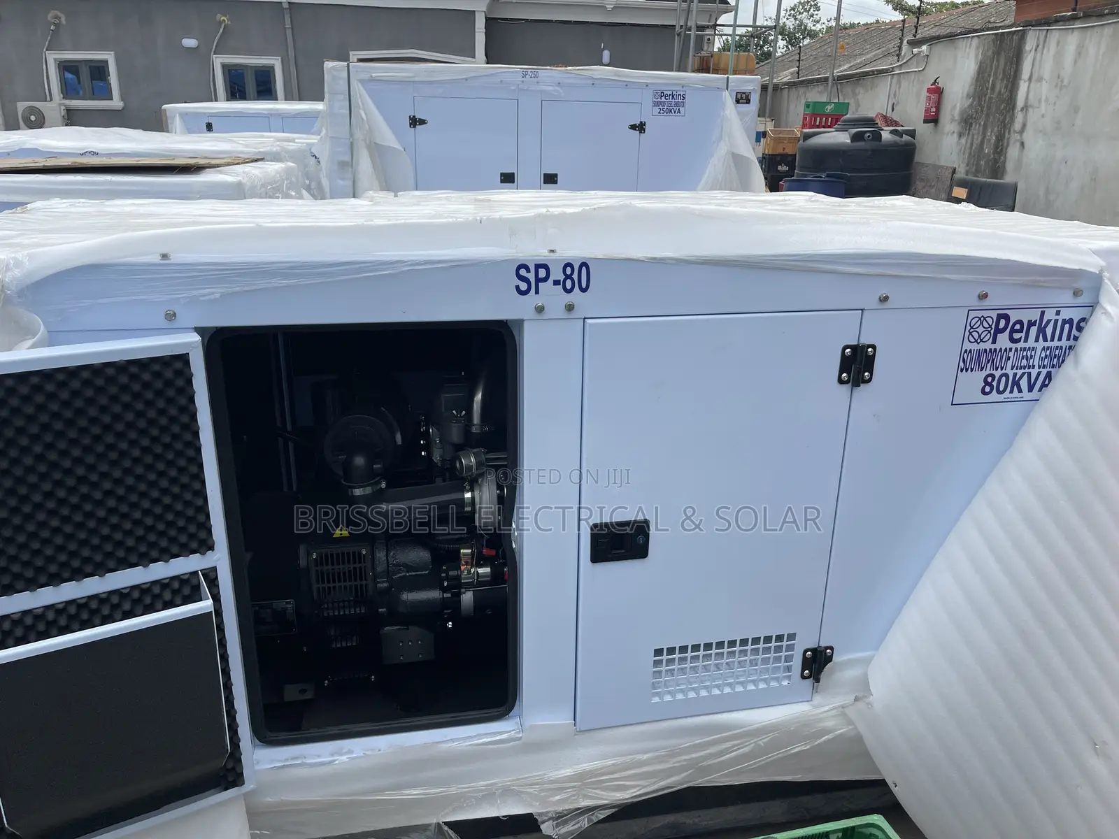 Superb England Perkins Soundproof Diesel Generator 80kva