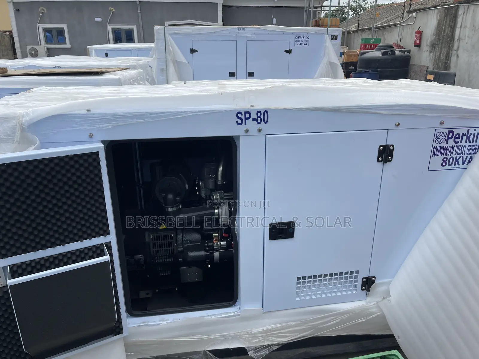 Superb England Perkins Soundproof Diesel Generator 80kva