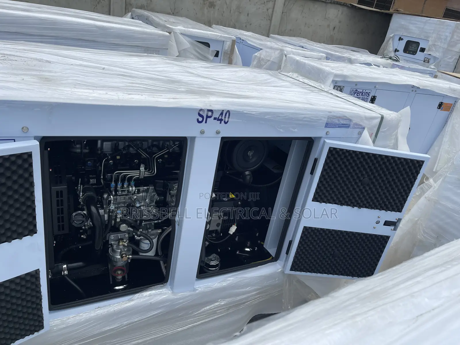 Superb England Perkins Soundproof Diesel Generator 40kva