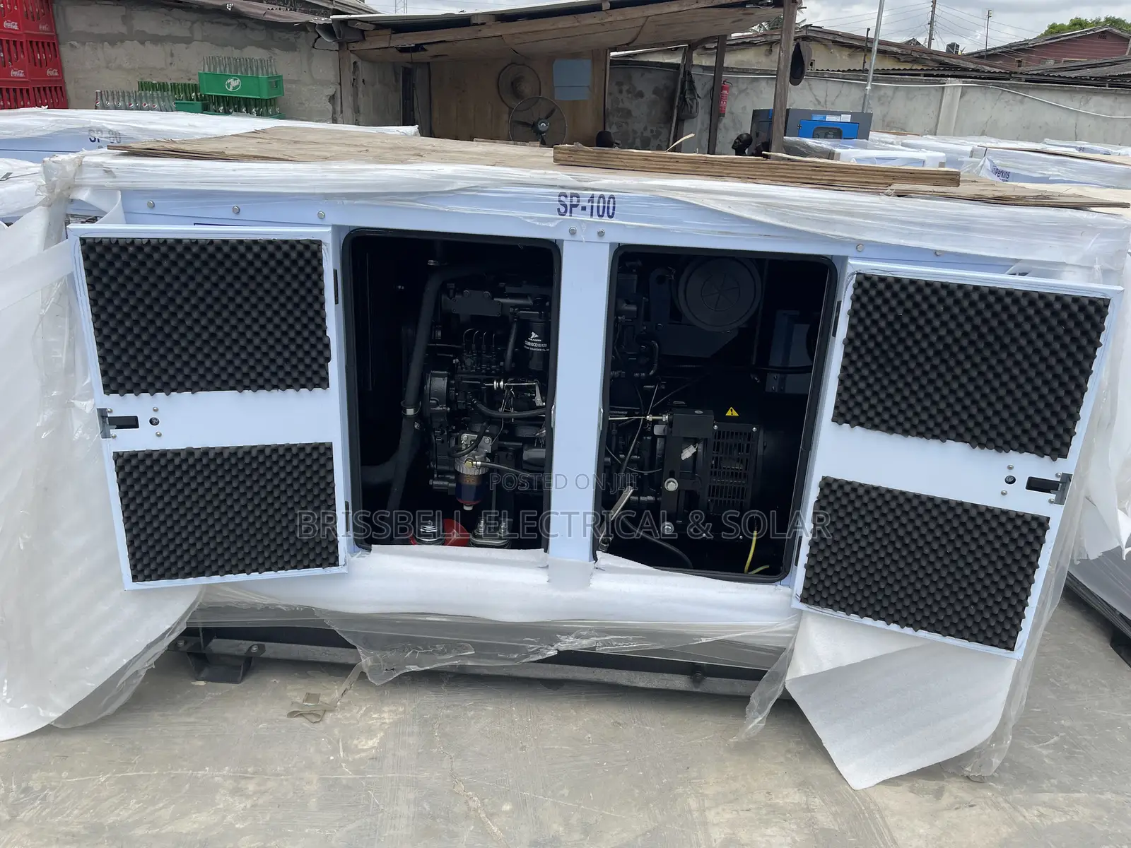 Superb England Perkins Soundproof Diesel Generator 100kva