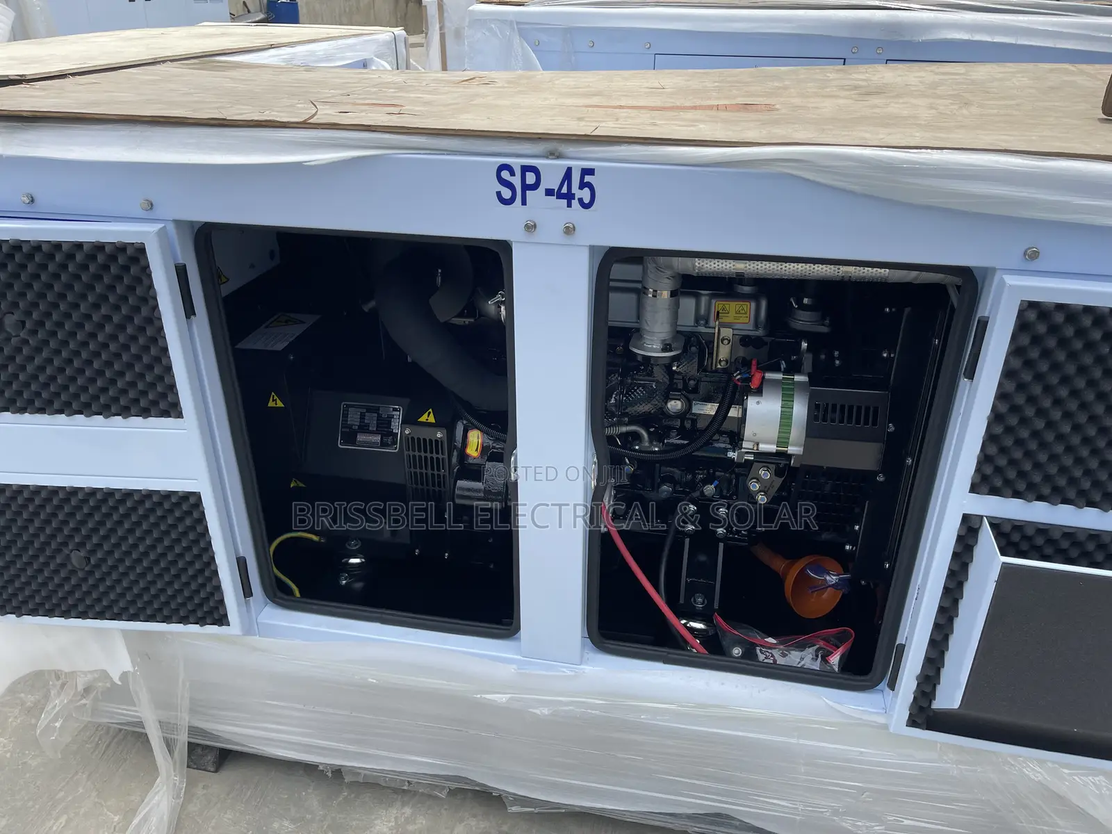 Superb England Perkins Soundproof Diesel Generator 45kva