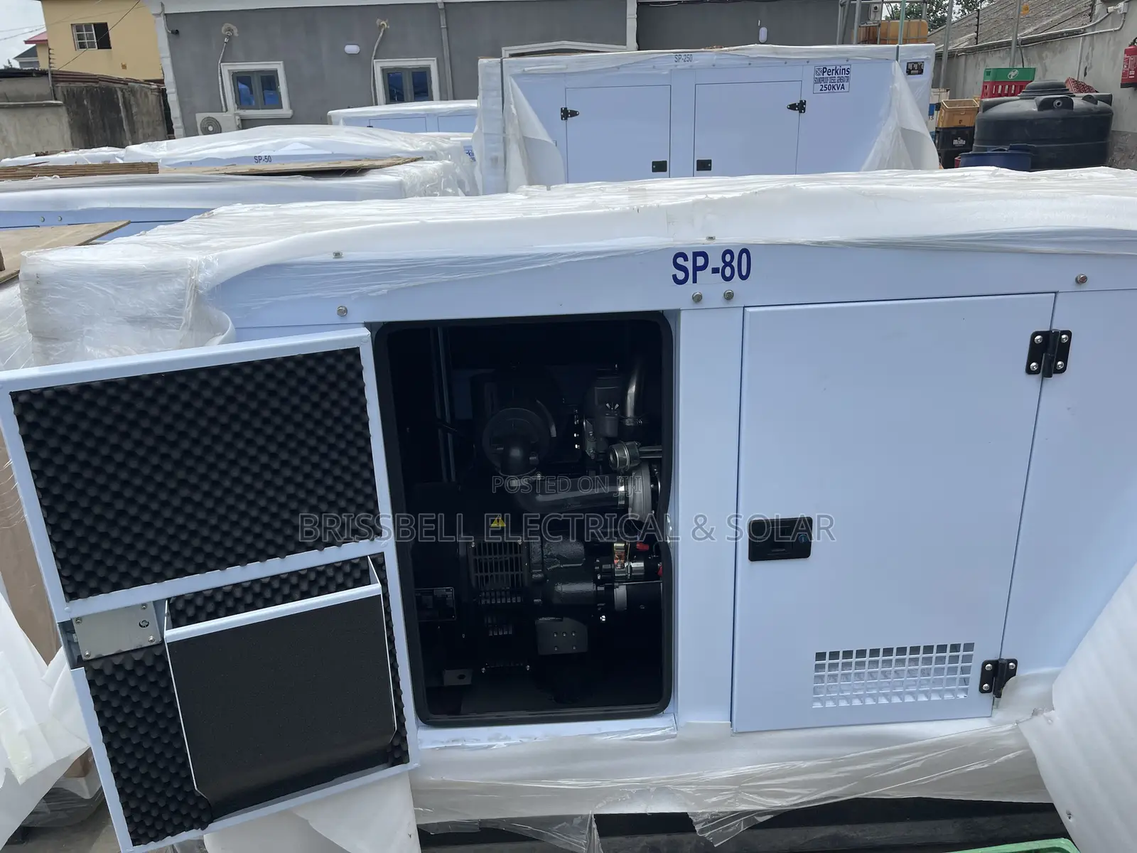 Superb England Perkins Soundproof Diesel Generator 80kva