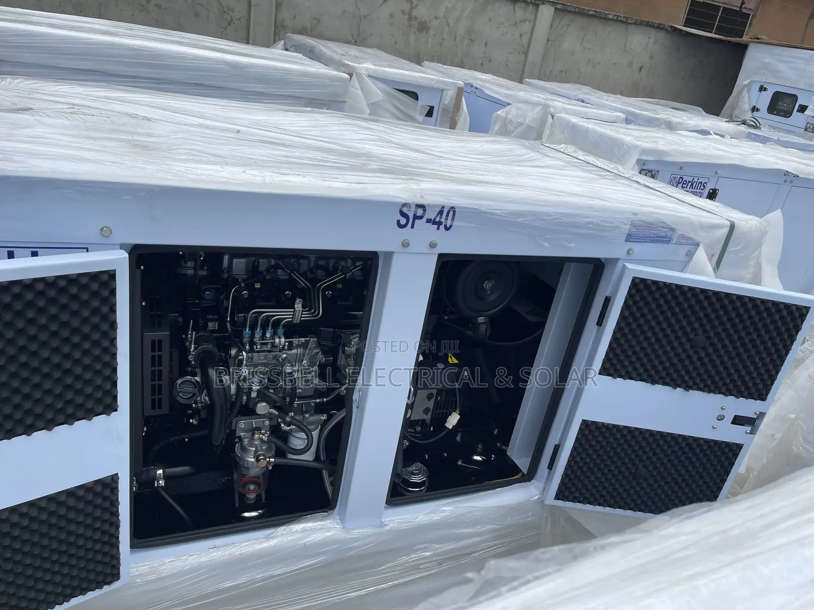 Superb England Perkins Soundproof Diesel Generator 40kva