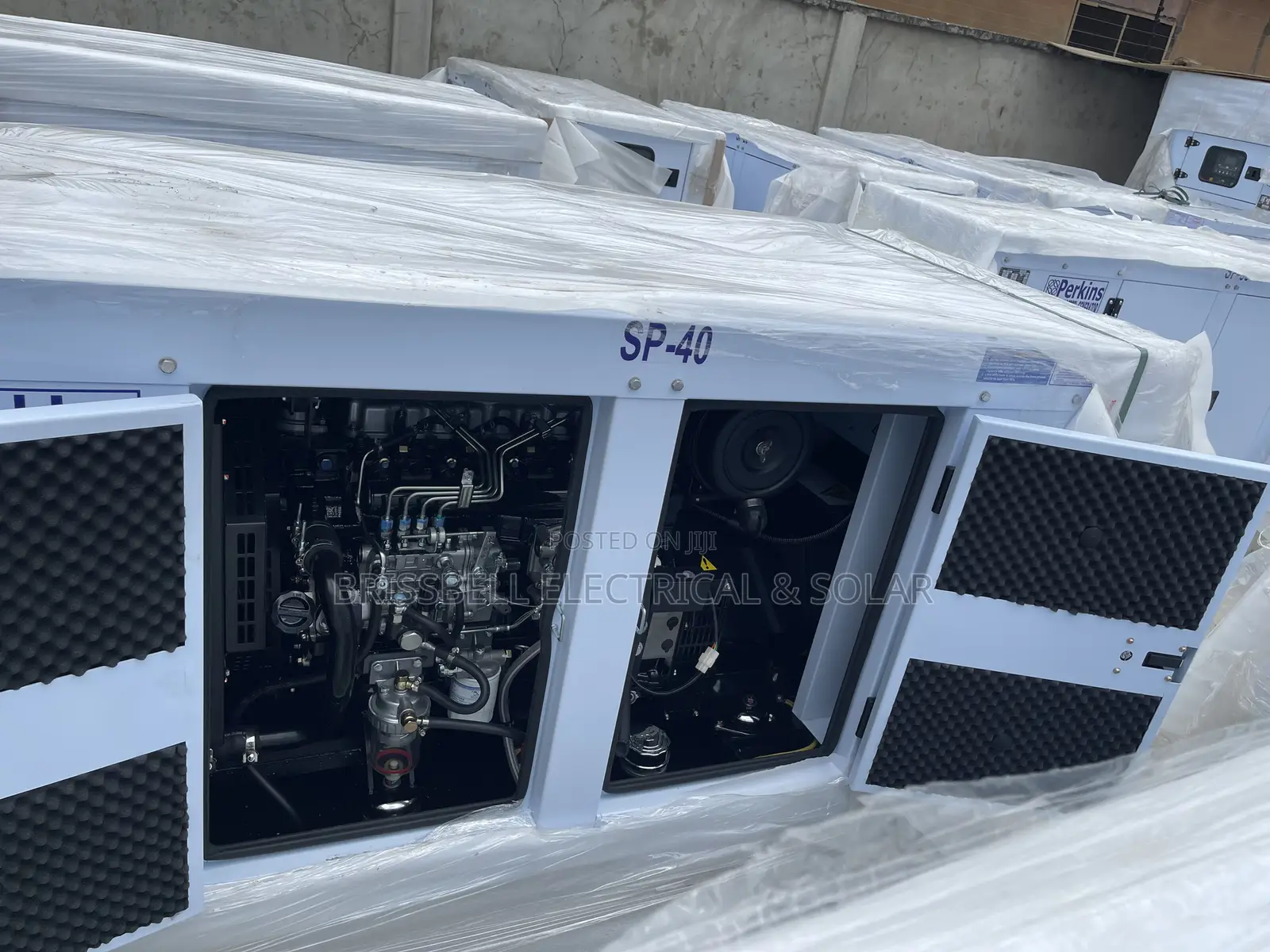 Superb England Perkins Soundproof Diesel Generator 40kva