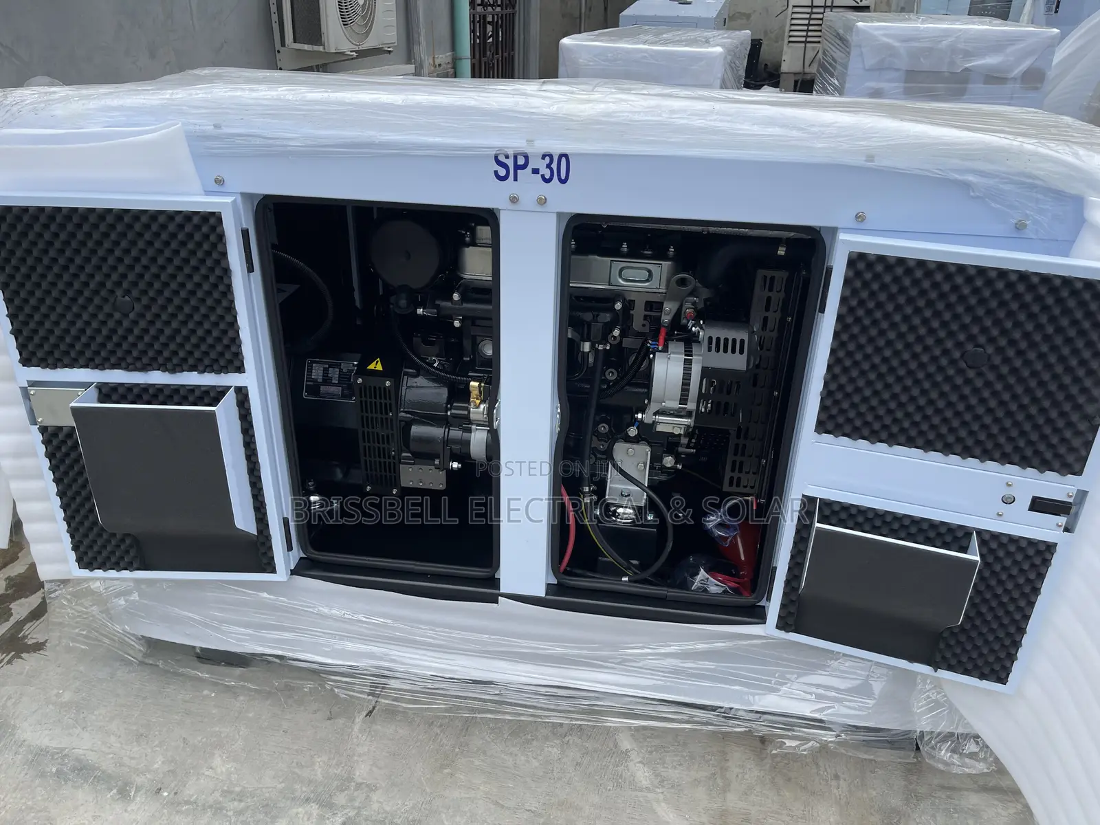 Superb England Perkins Soundproof Diesel Generator 30kva