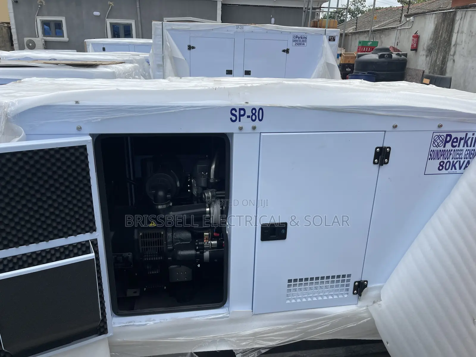Heavy-duty England Perkins Soundproof Diesel Generator 80kva