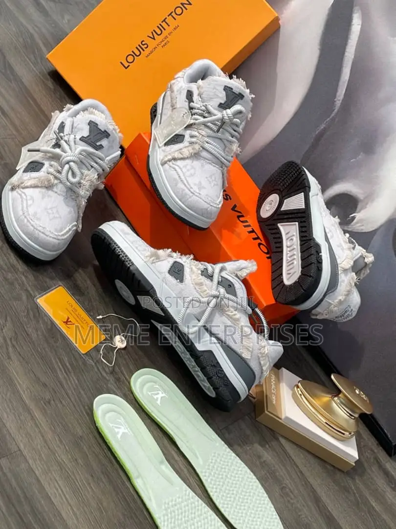 Simple Lv Sneakers 