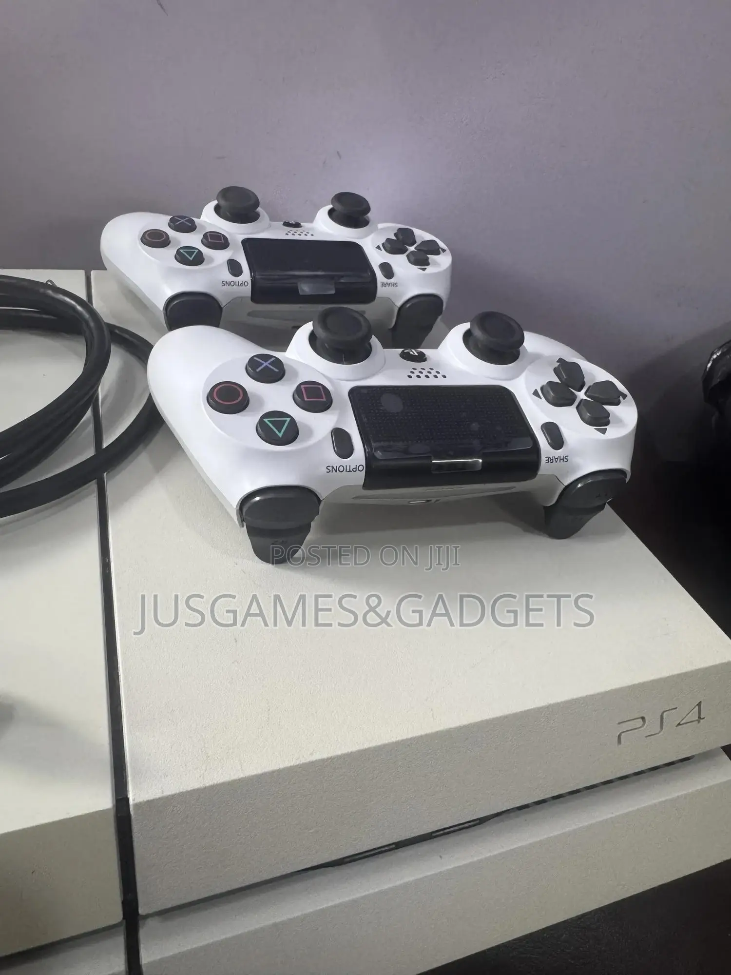 White Playstation 4 Console and Pads