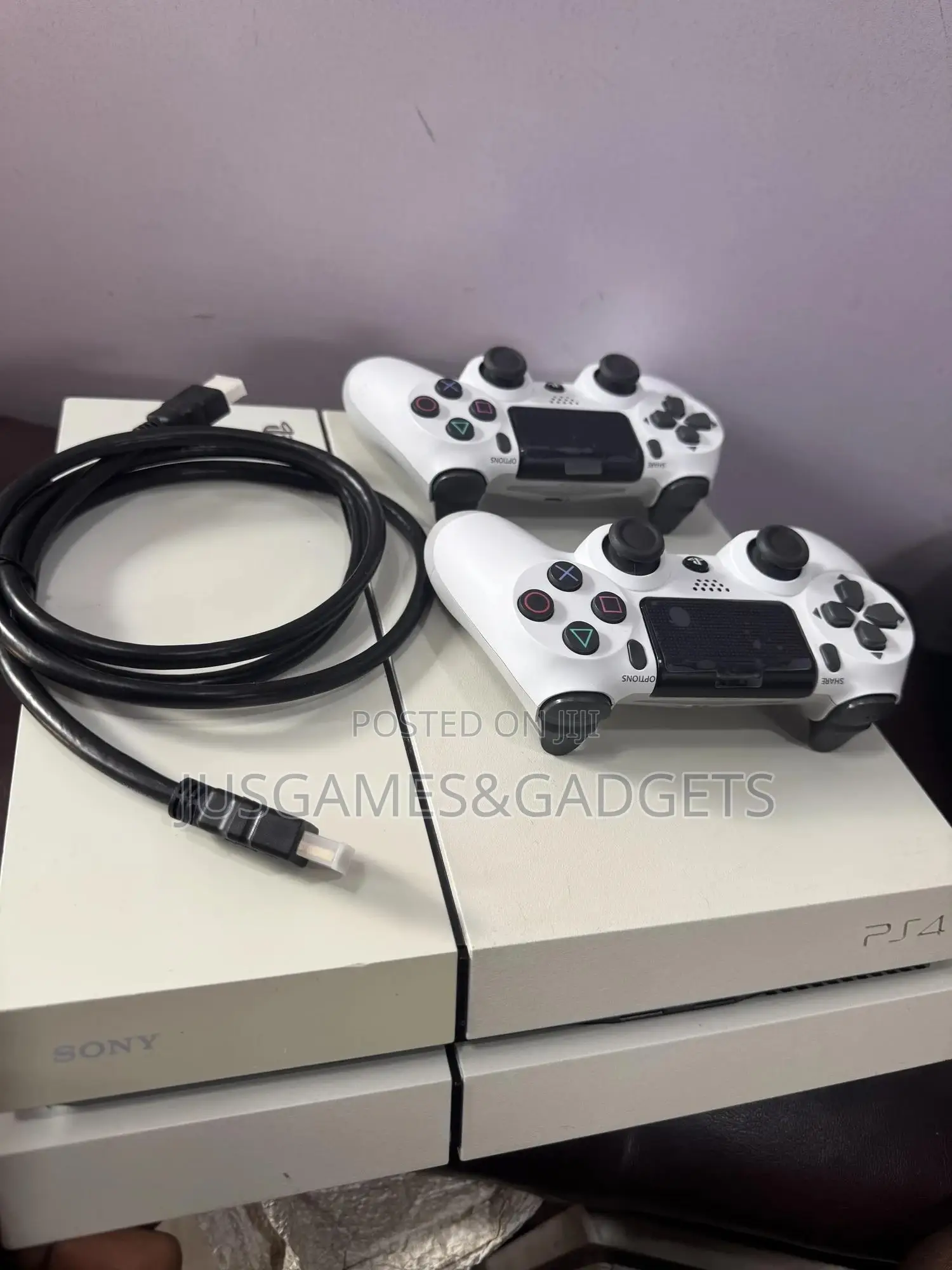 White Playstation 4 Console and Pads