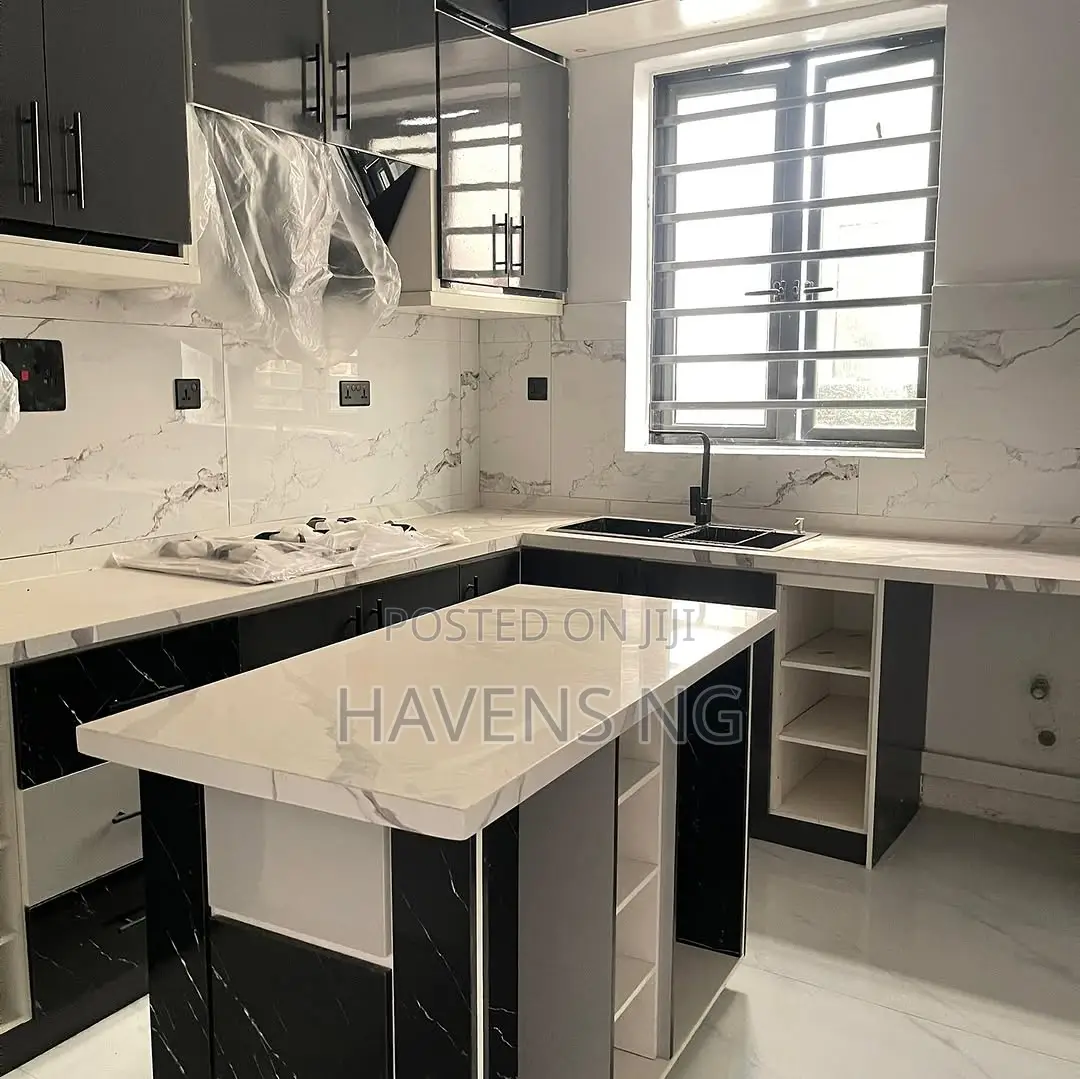 4bdrm Duplex in Lekki Phase 1 for sale