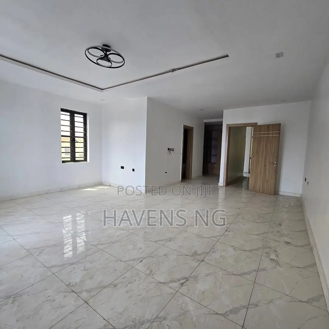 5bdrm Duplex in Lekki Phase 1 for sale