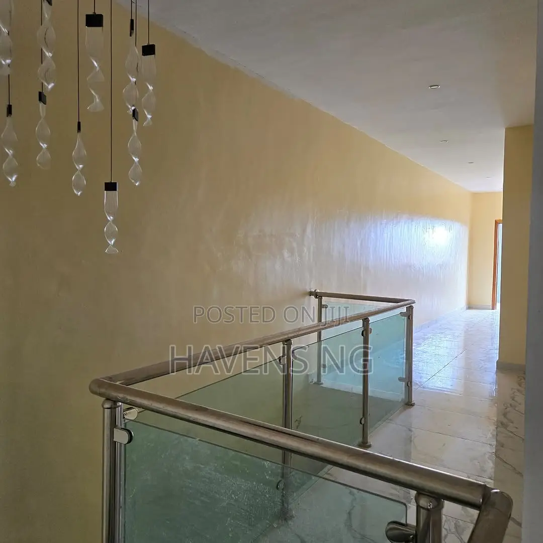 5bdrm Duplex in Lekki Phase 1 for sale