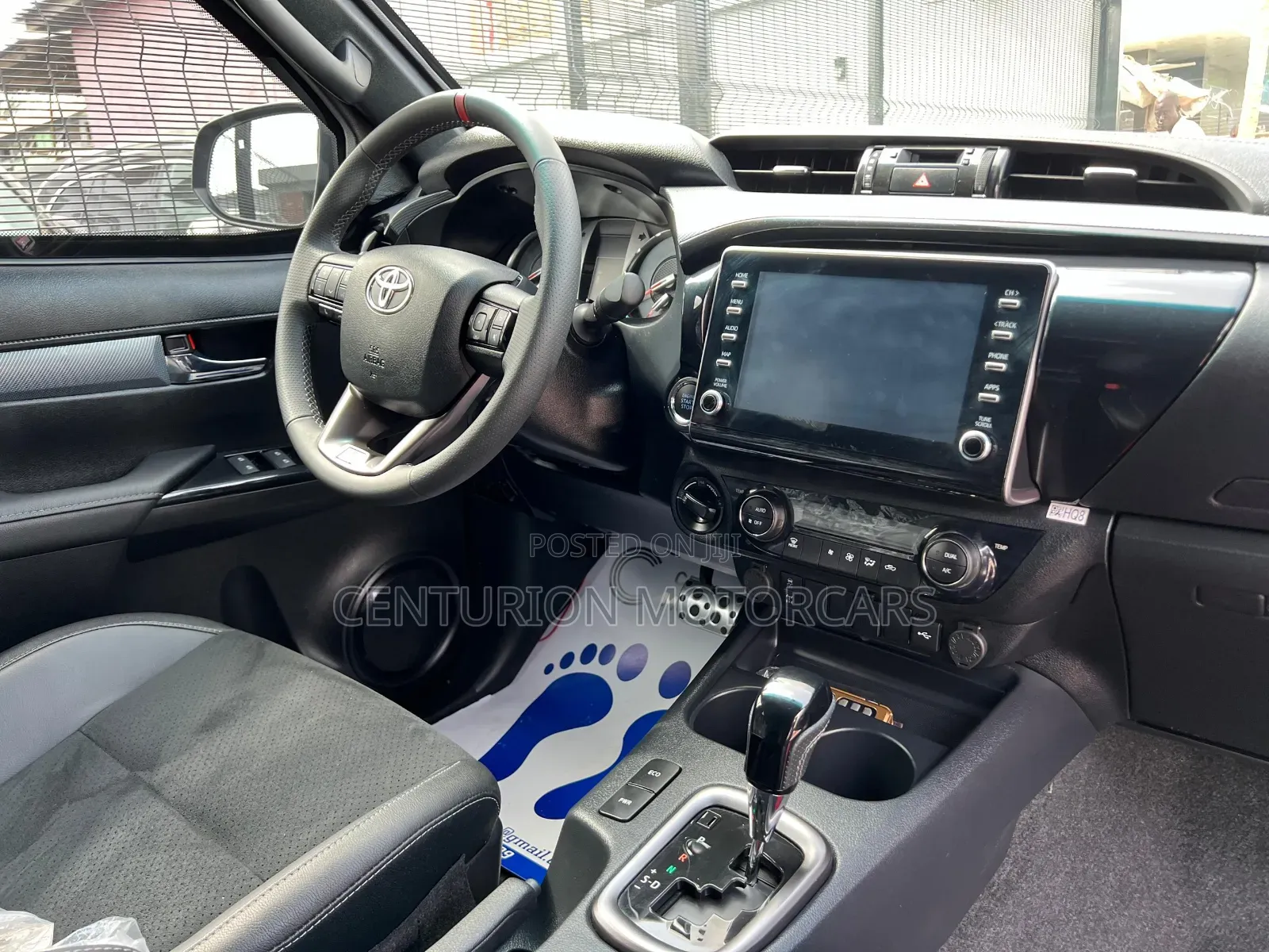 New Toyota Hilux 2024 Black