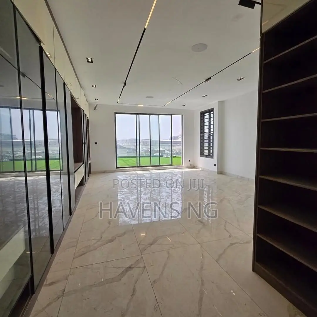 5bdrm Duplex in Ikate for sale