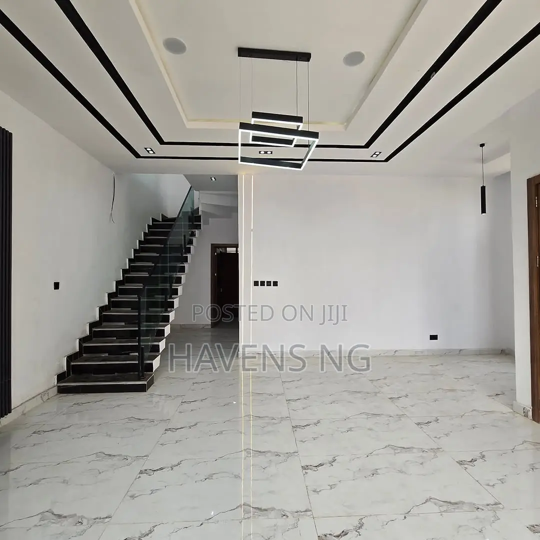 4bdrm Duplex in Ikota for sale