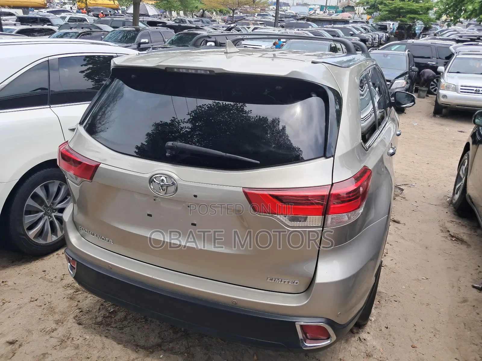 Toyota Highlander 2015 Gold
