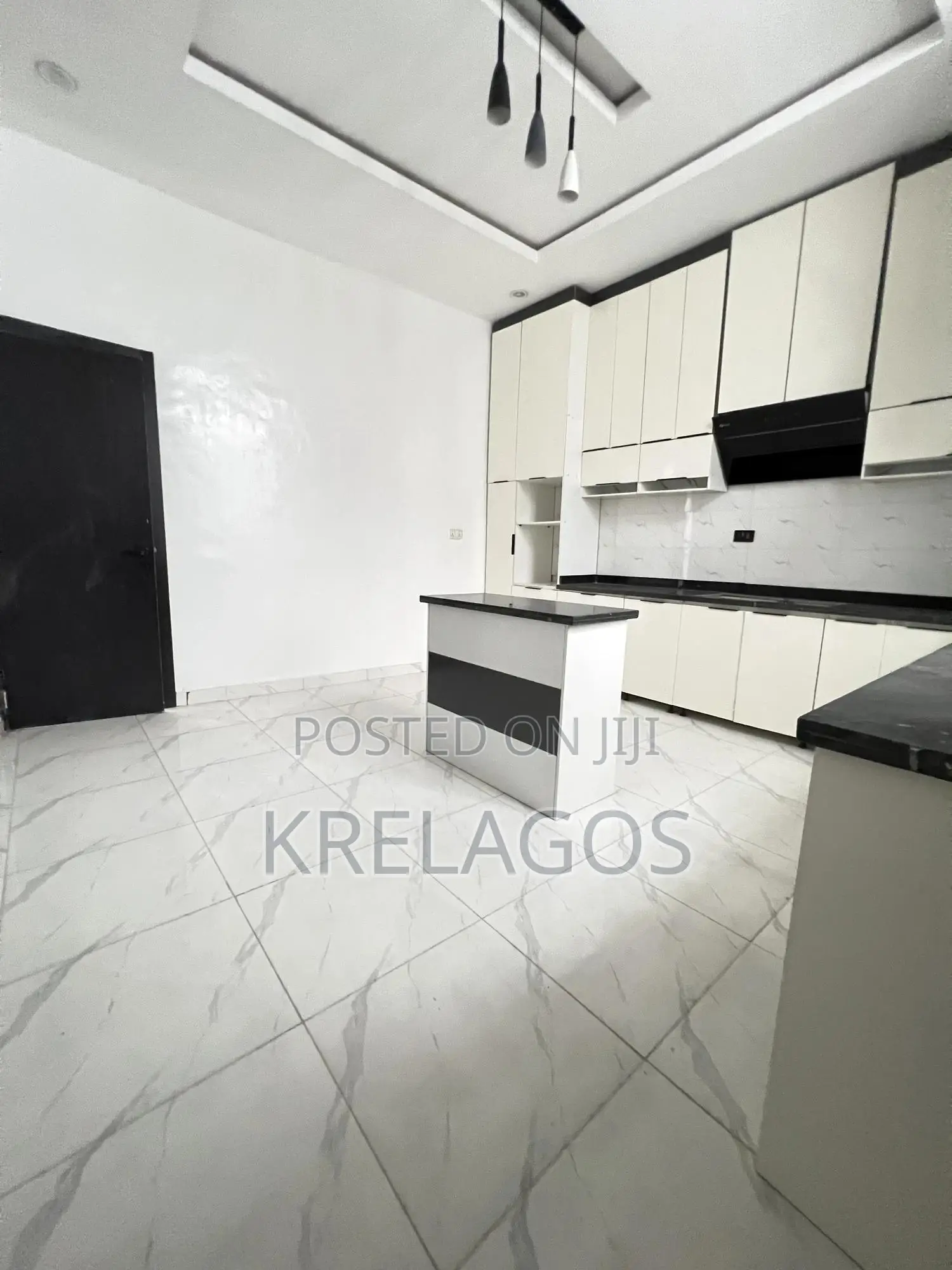 4bdrm Duplex in Orchid, Chevron for sale