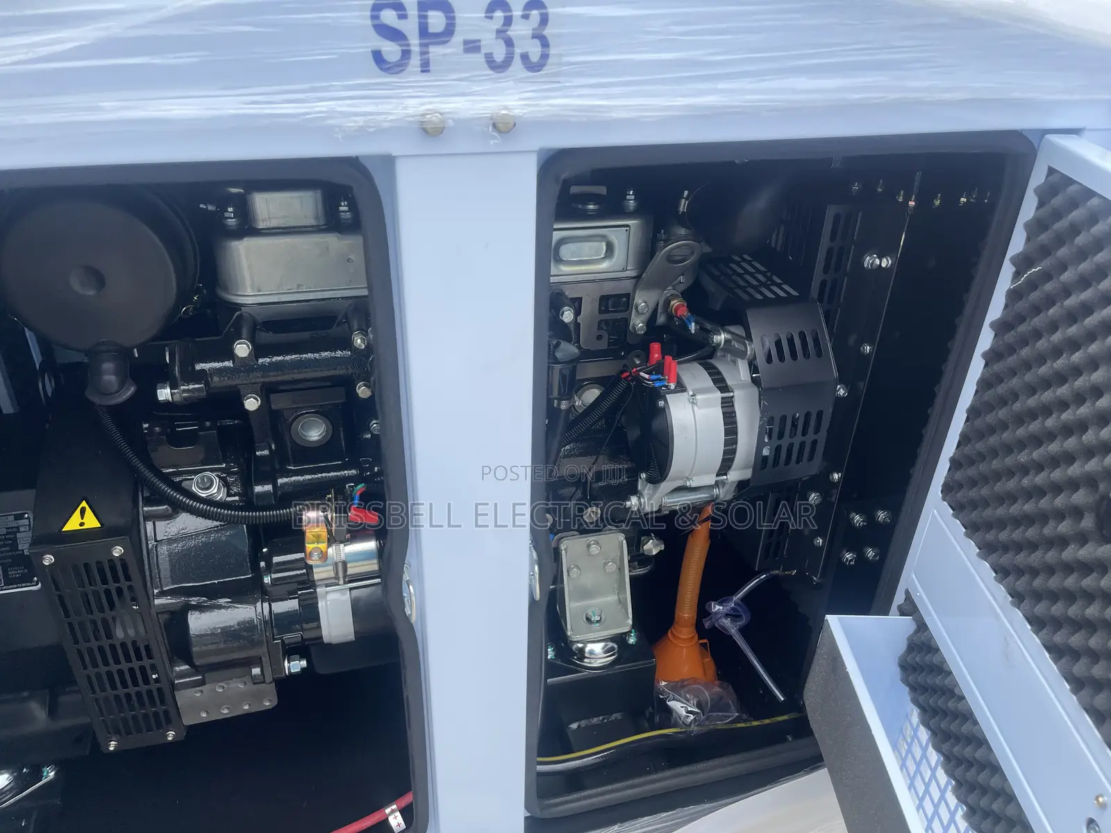 Heavy-duty England Perkins Soundproof Diesel Generator 33kva