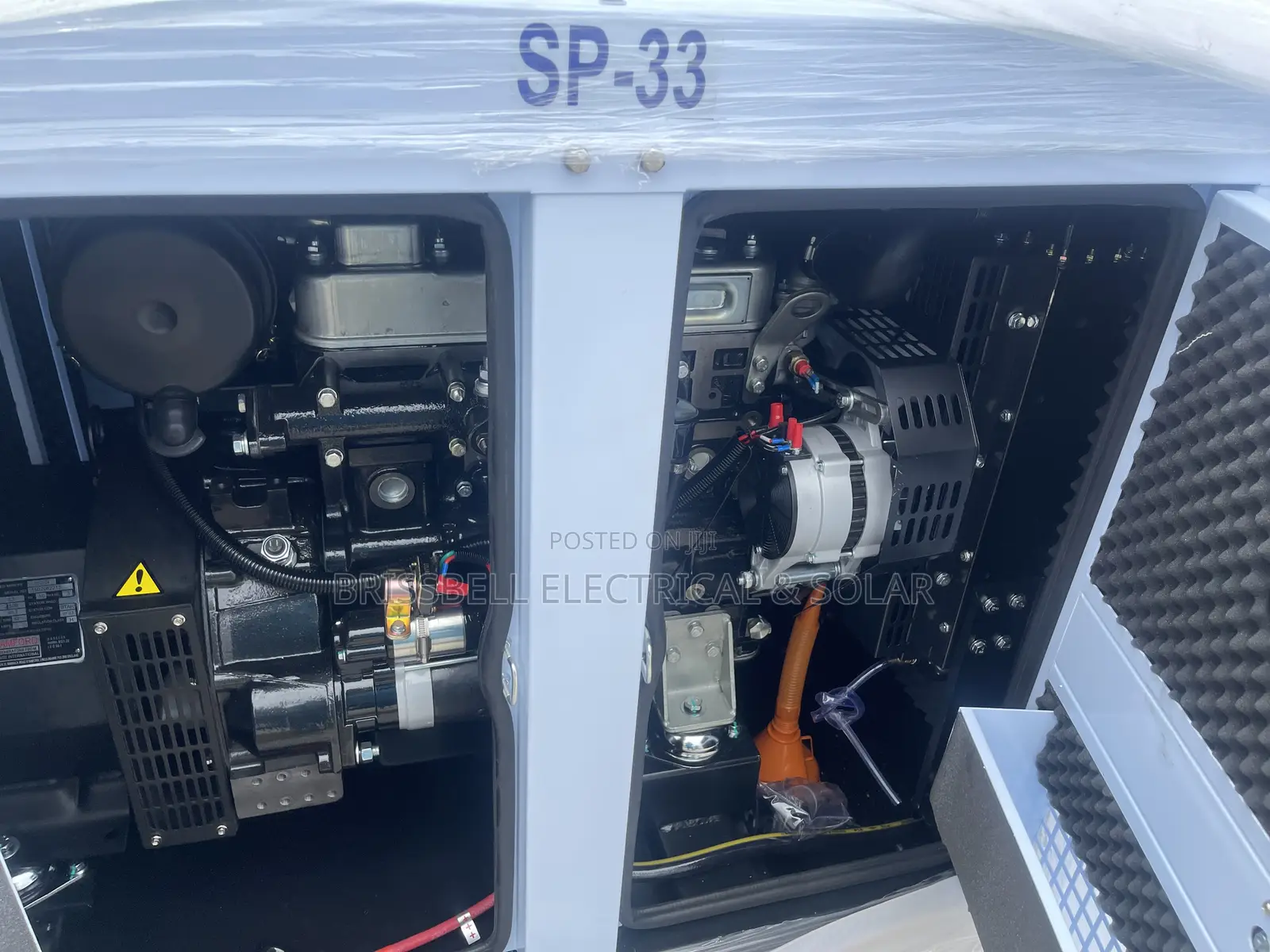 Heavy-duty England Perkins Soundproof Diesel Generator 33kva