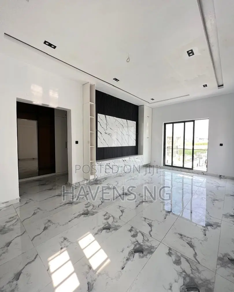 4bdrm Duplex in Lekki Phase 1 for sale
