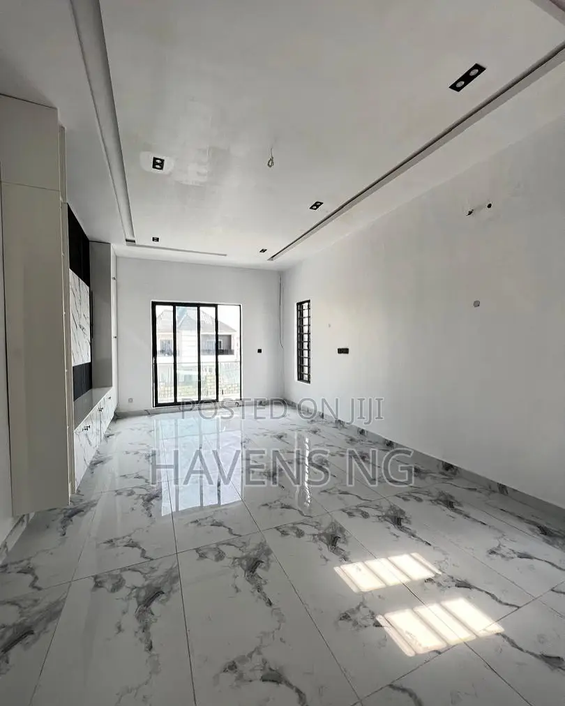 4bdrm Duplex in Lekki Phase 1 for sale