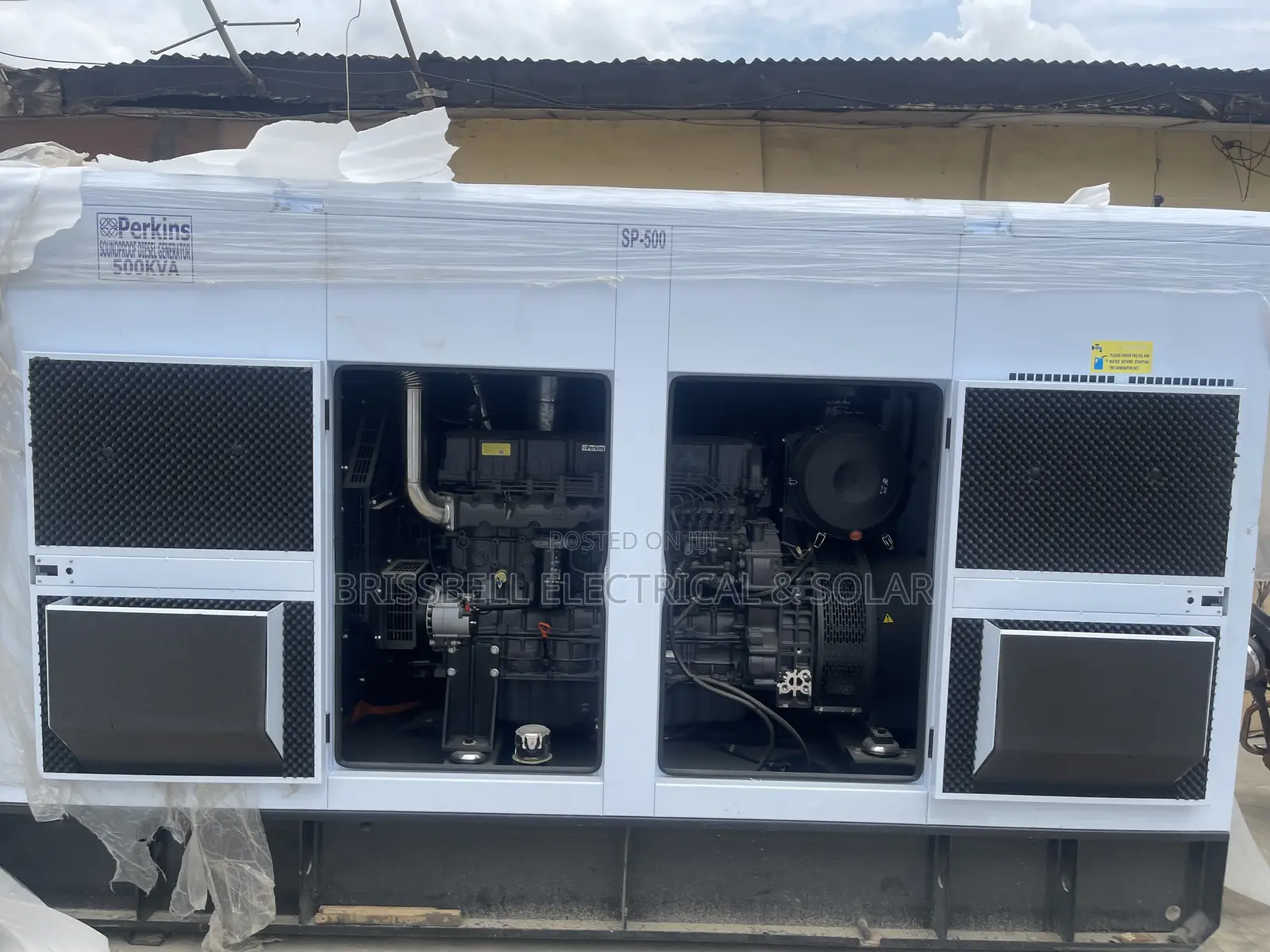 Heavy-duty England Perkins Soundproof Diesel Generator500kva