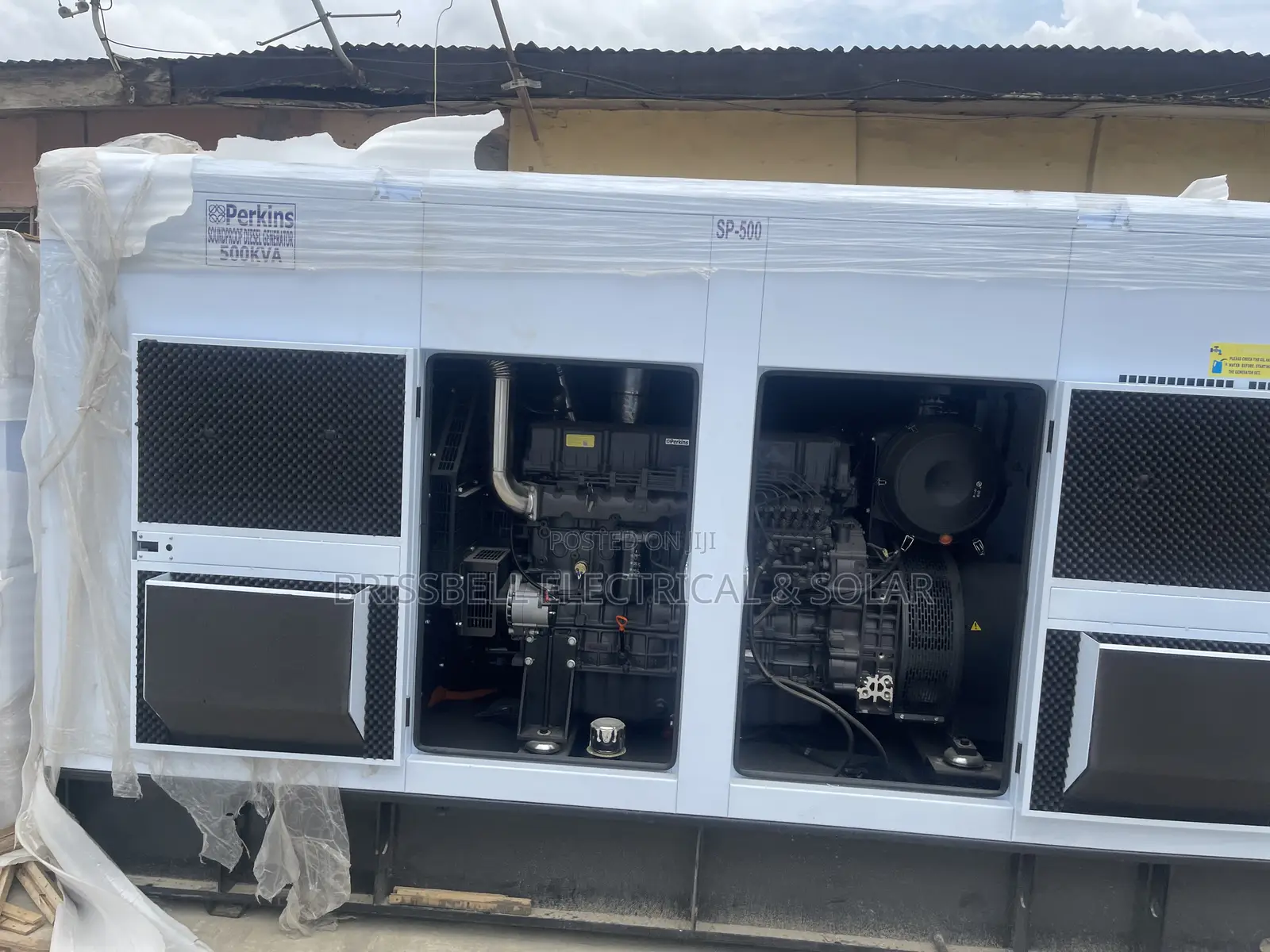 Heavy-duty England Perkins Soundproof Diesel Generator500kva