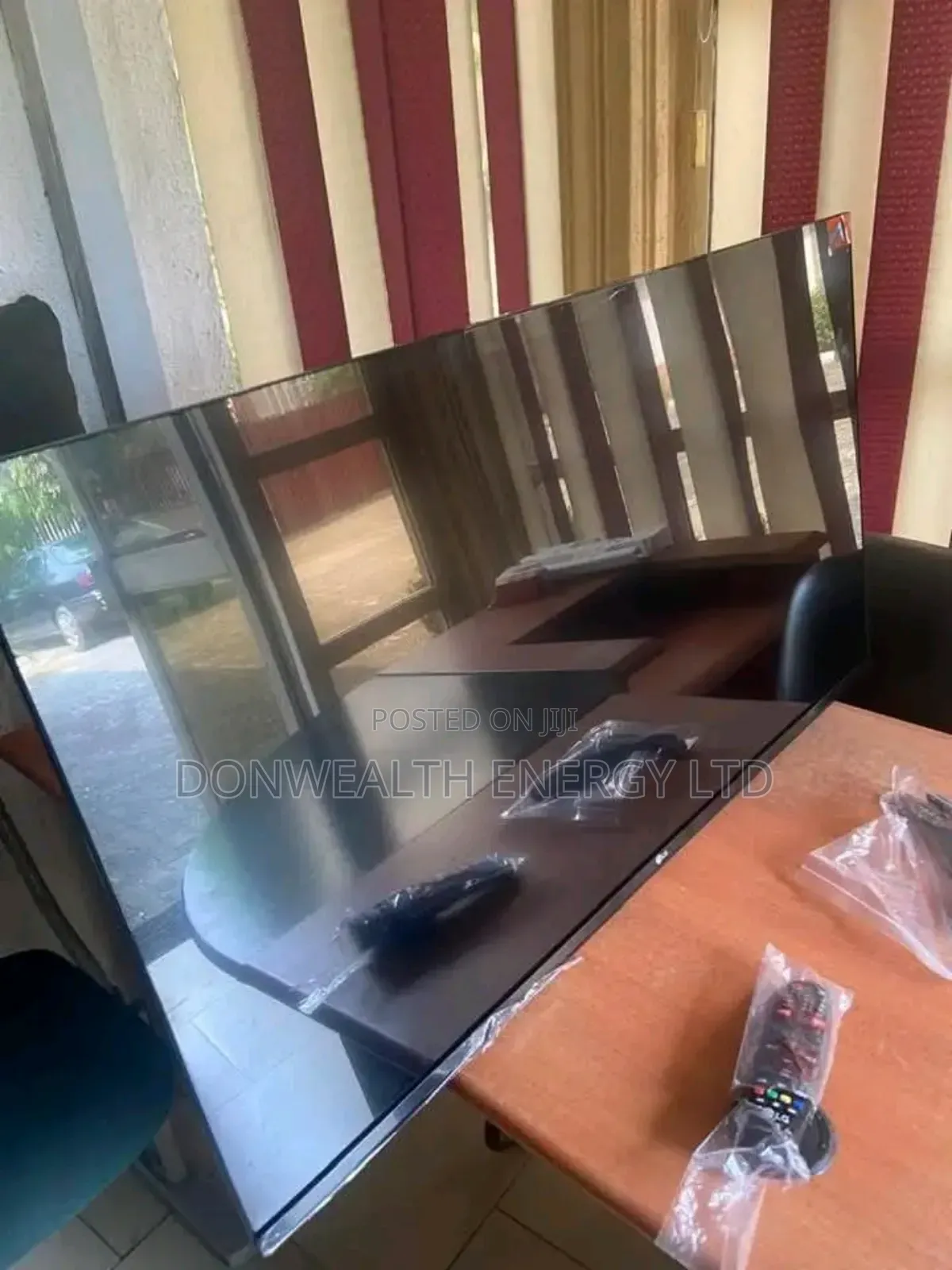 50inches Tiny Frame, Lg Smart Android Television