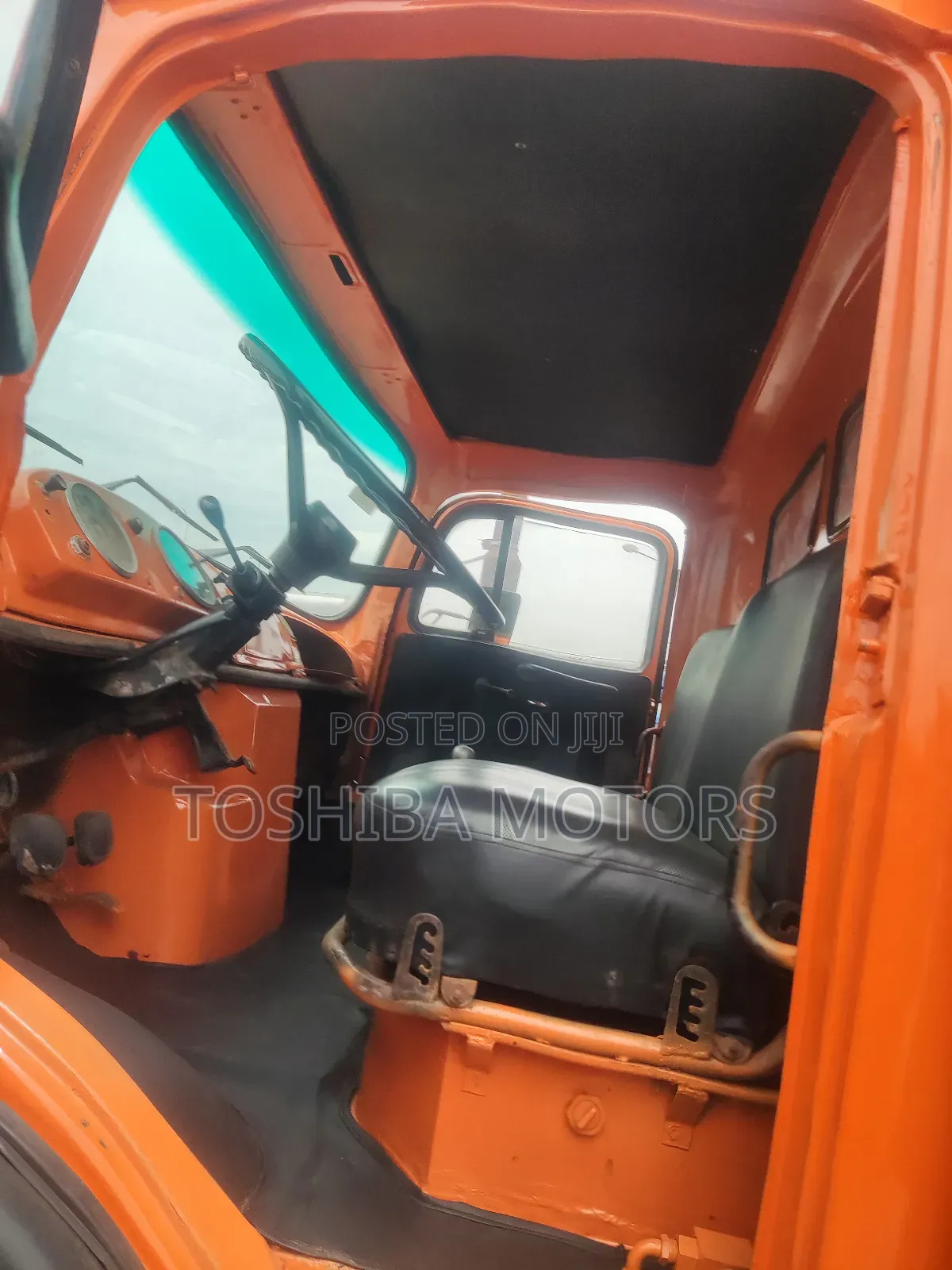 Mercedes Benz Tipper 1513 Yellow