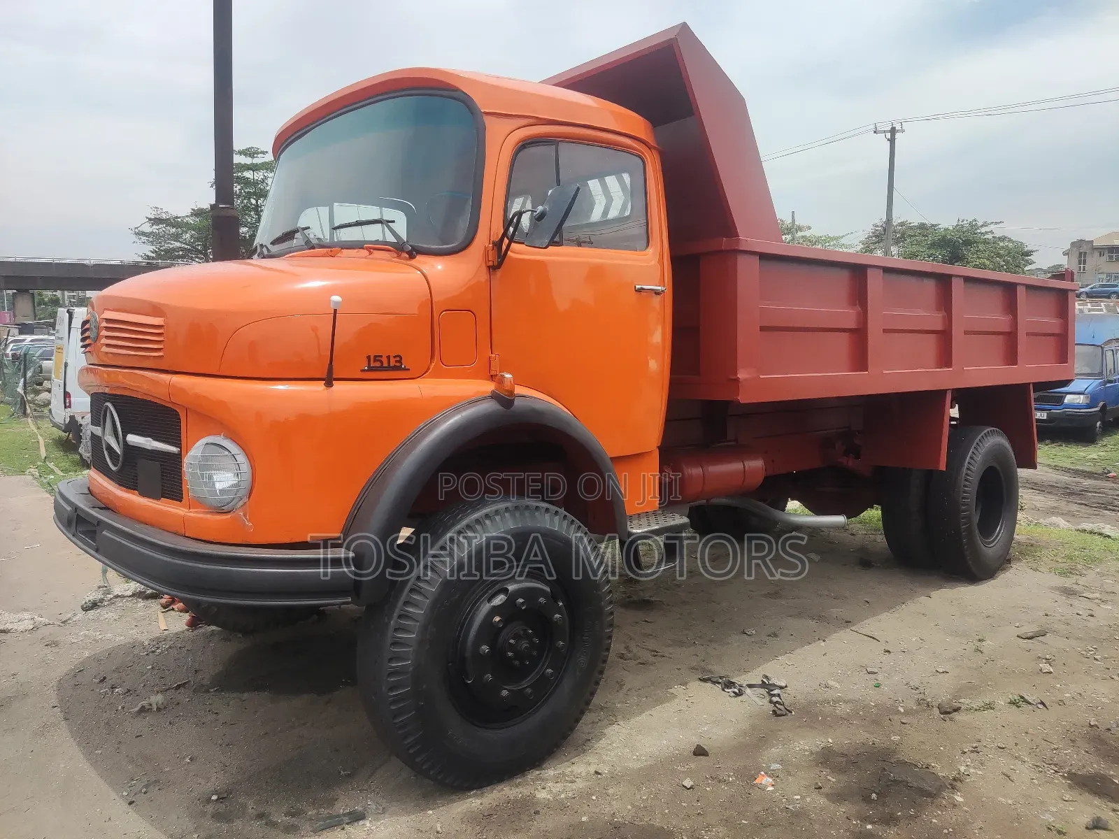 Mercedes Benz Tipper 1513 Yellow