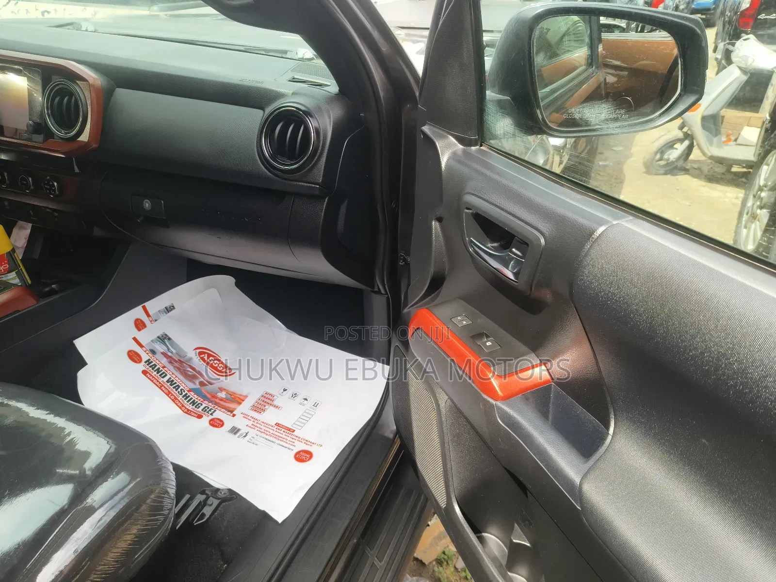 Toyota Tacoma SR5 2017 Gray