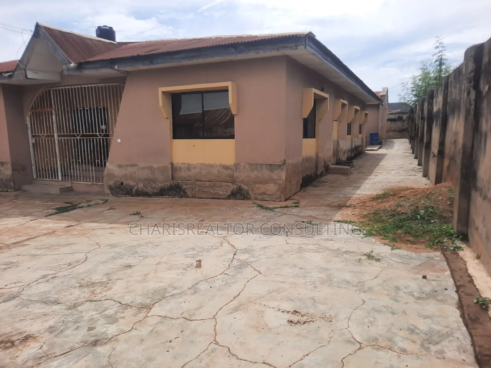 6bdrm Bungalow in Jankarta, Akala Express for sale
