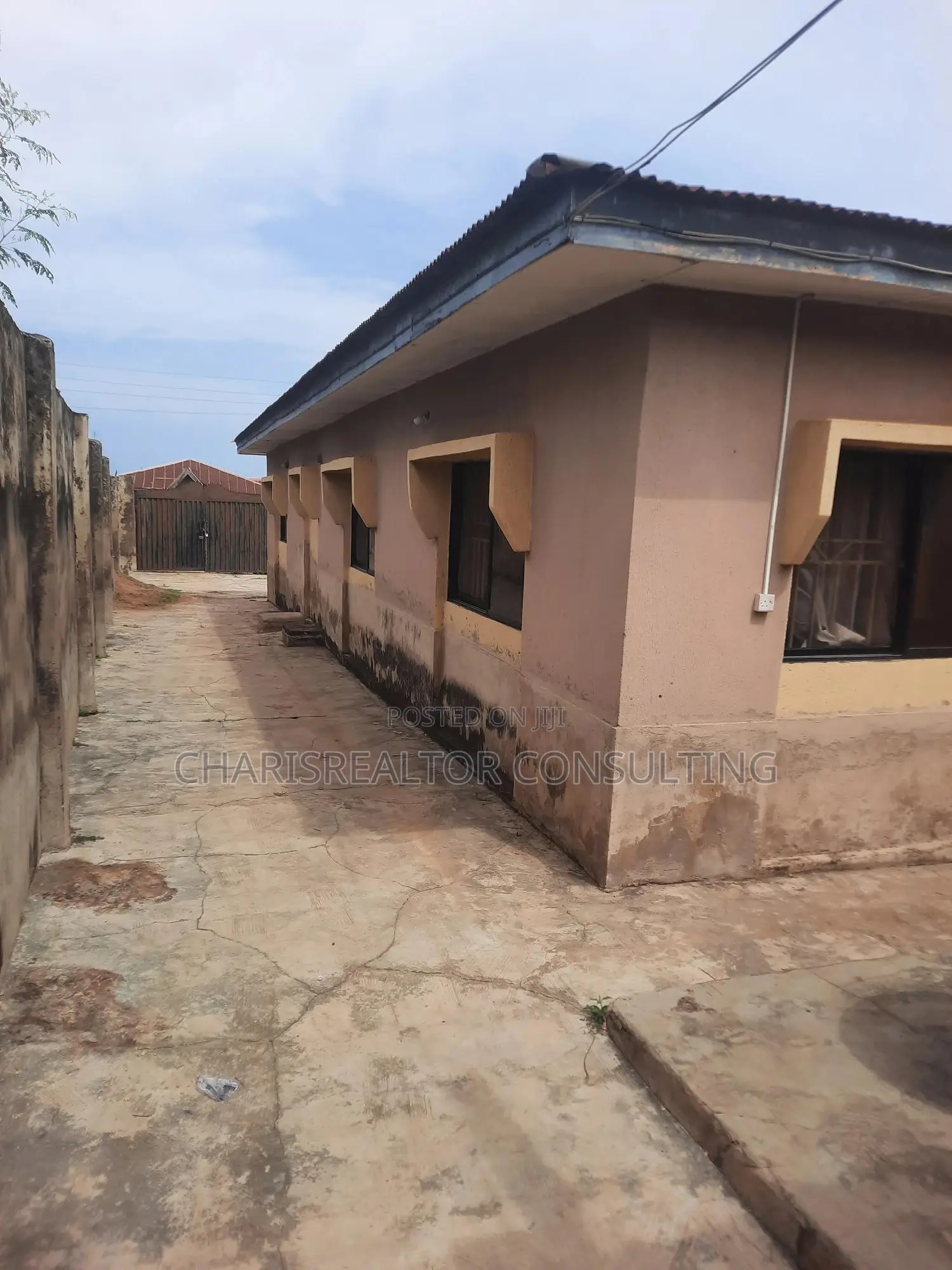 6bdrm Bungalow in Jankarta, Akala Express for sale
