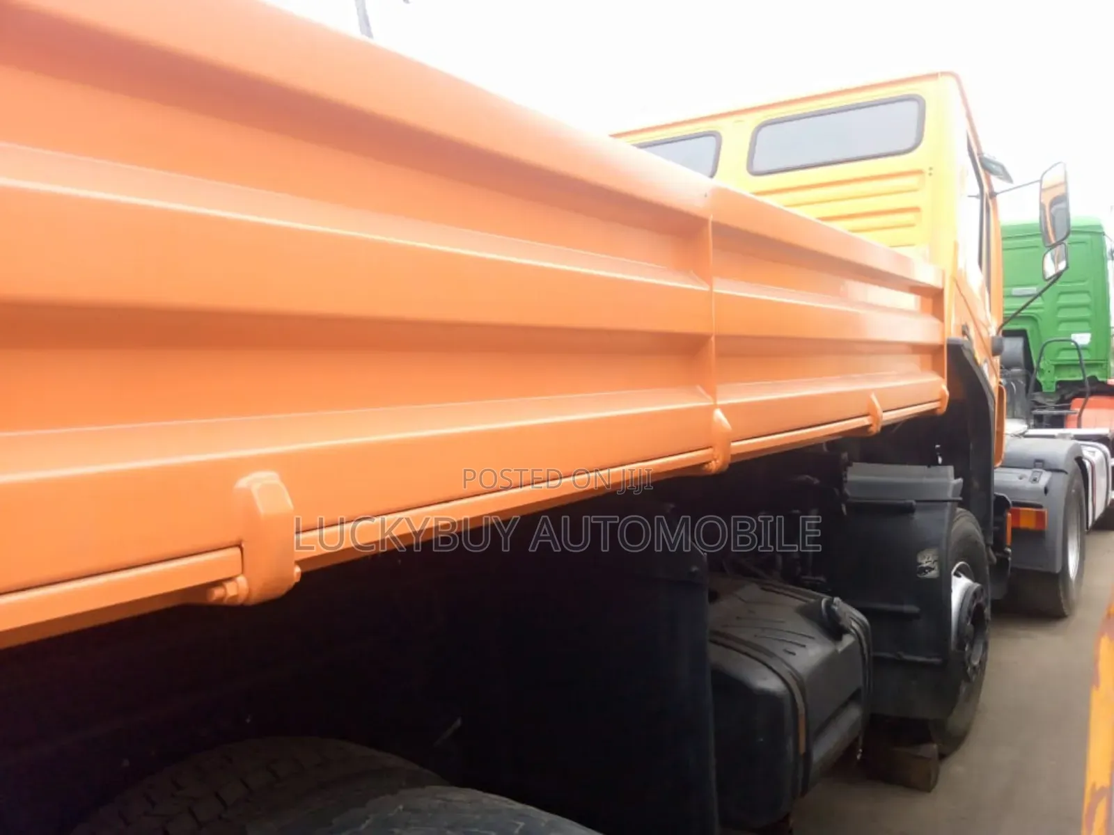 Man Diesel 6 Tires Tipper