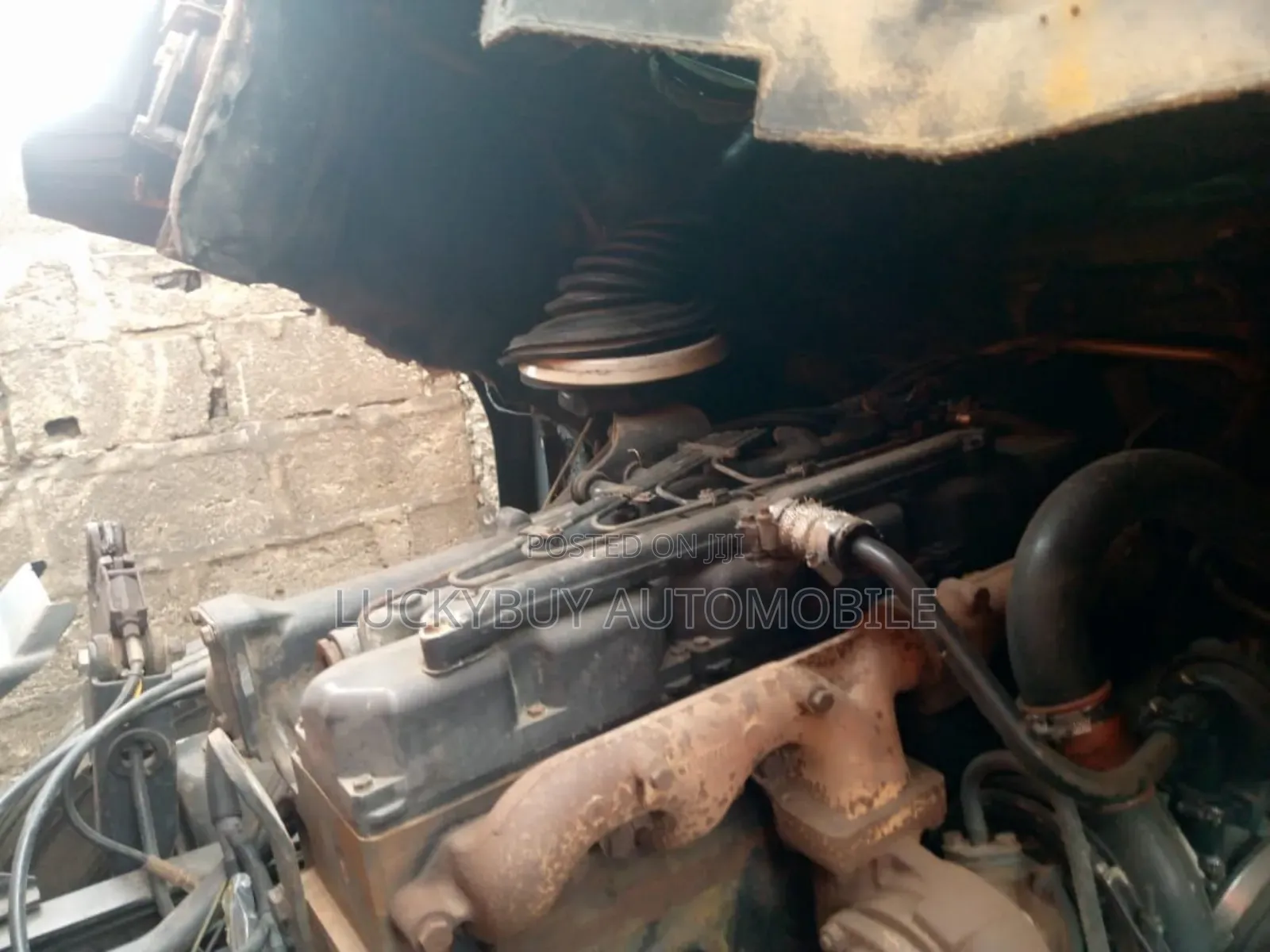 Man Diesel 6 Tires Tipper