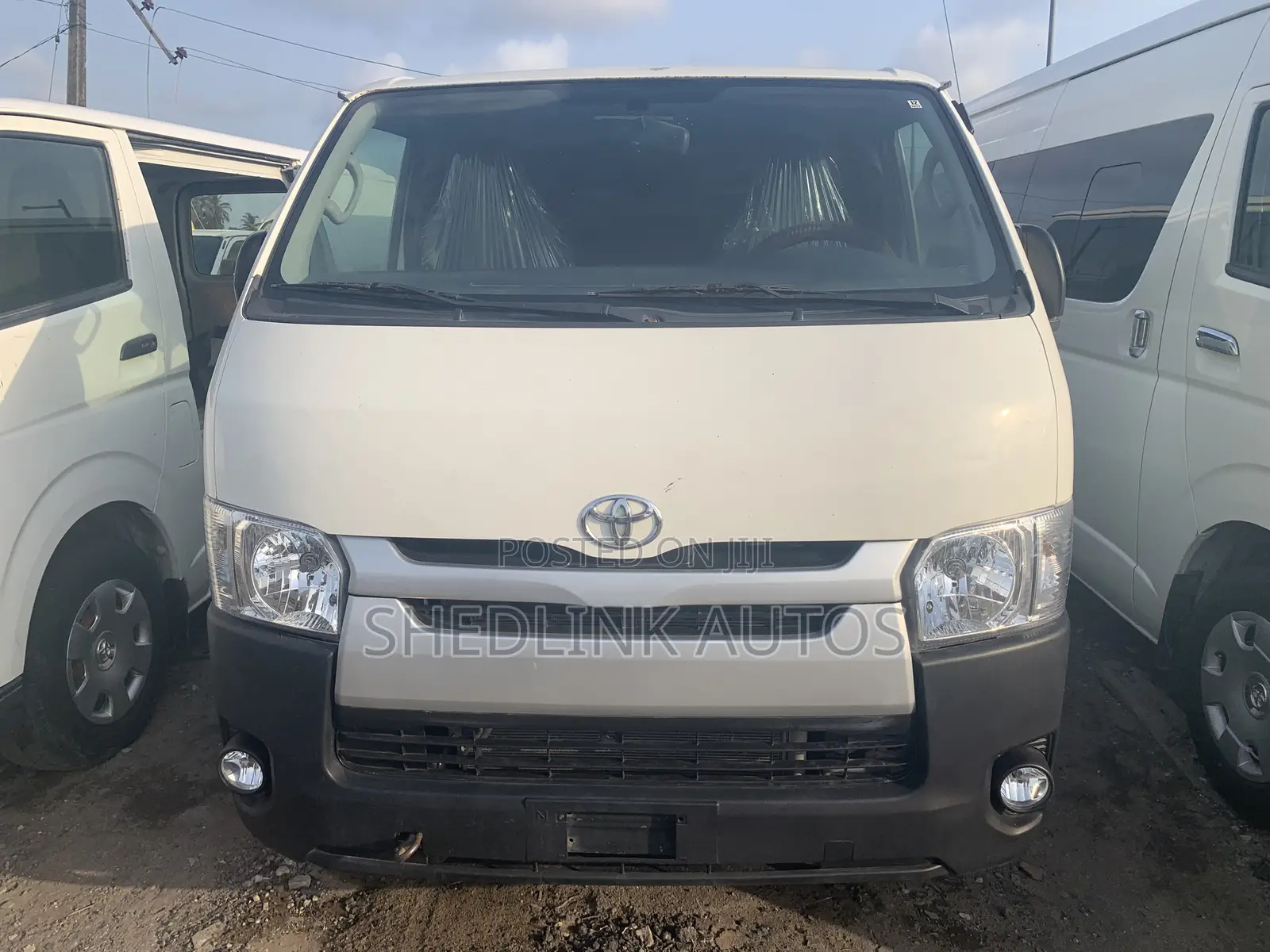 Toyota HiAce 2011 White