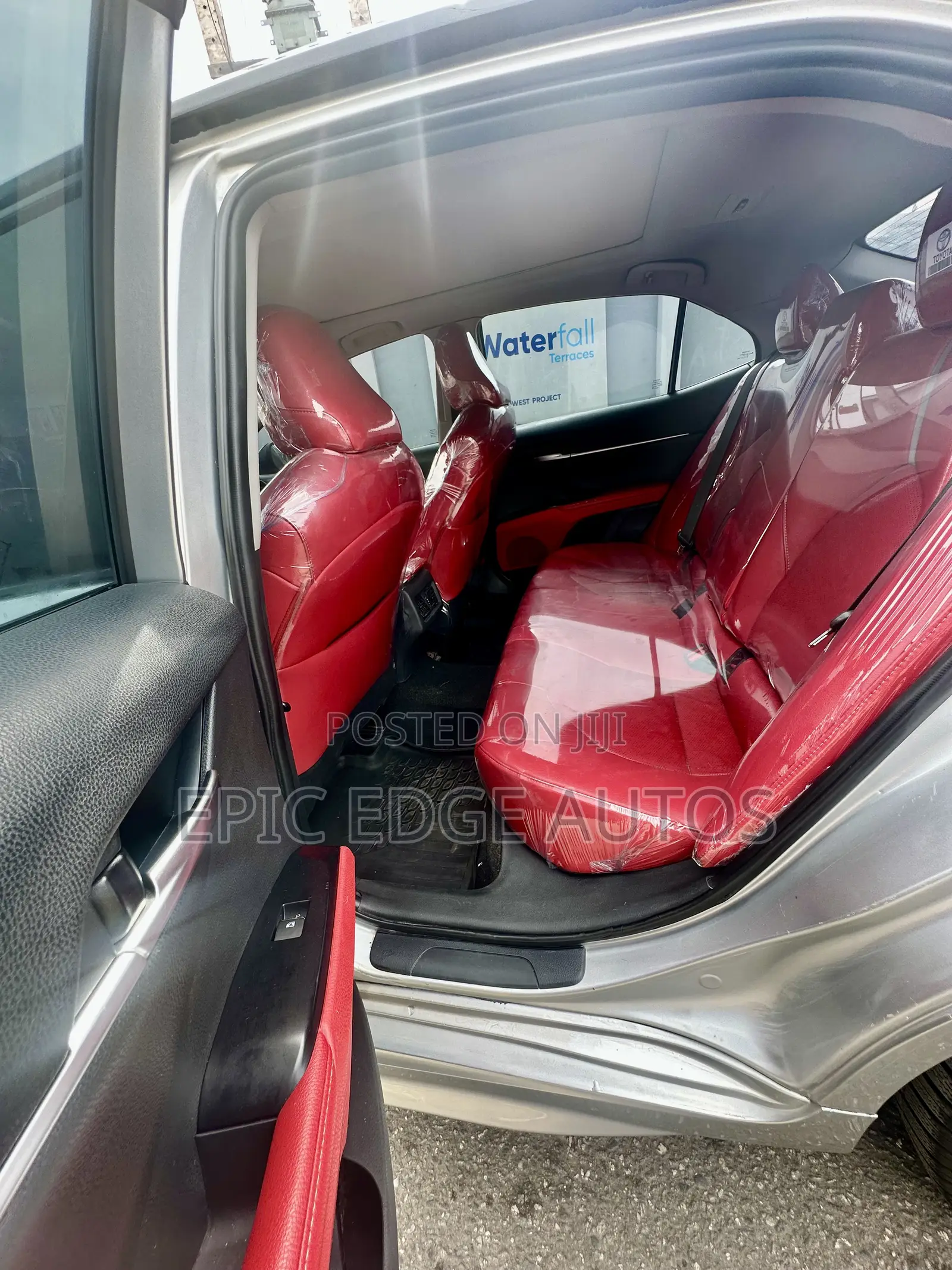 Toyota Camry XSE V6 (3.5L V6 8A) 2019 Gray