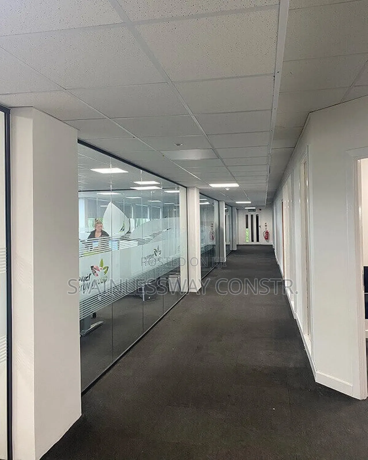 Office Space With Glass Partition Maximus