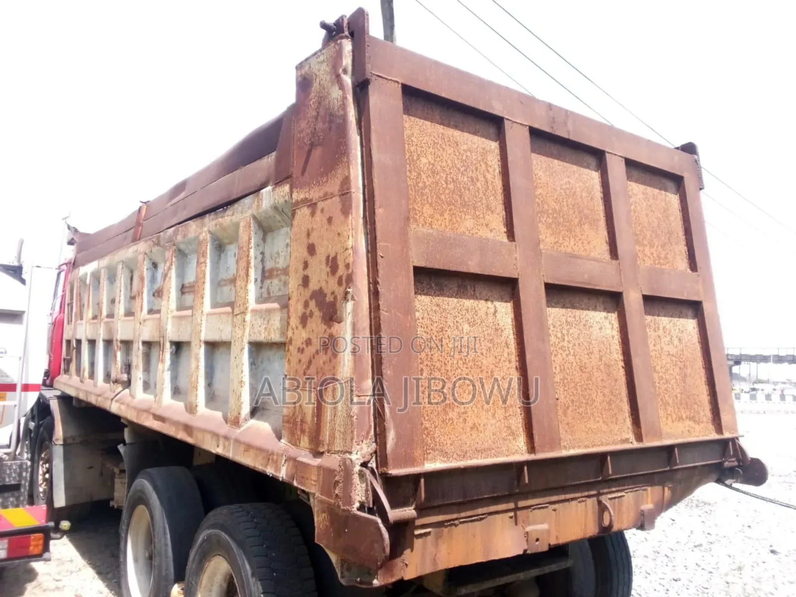 Mack Tipper 12tyres