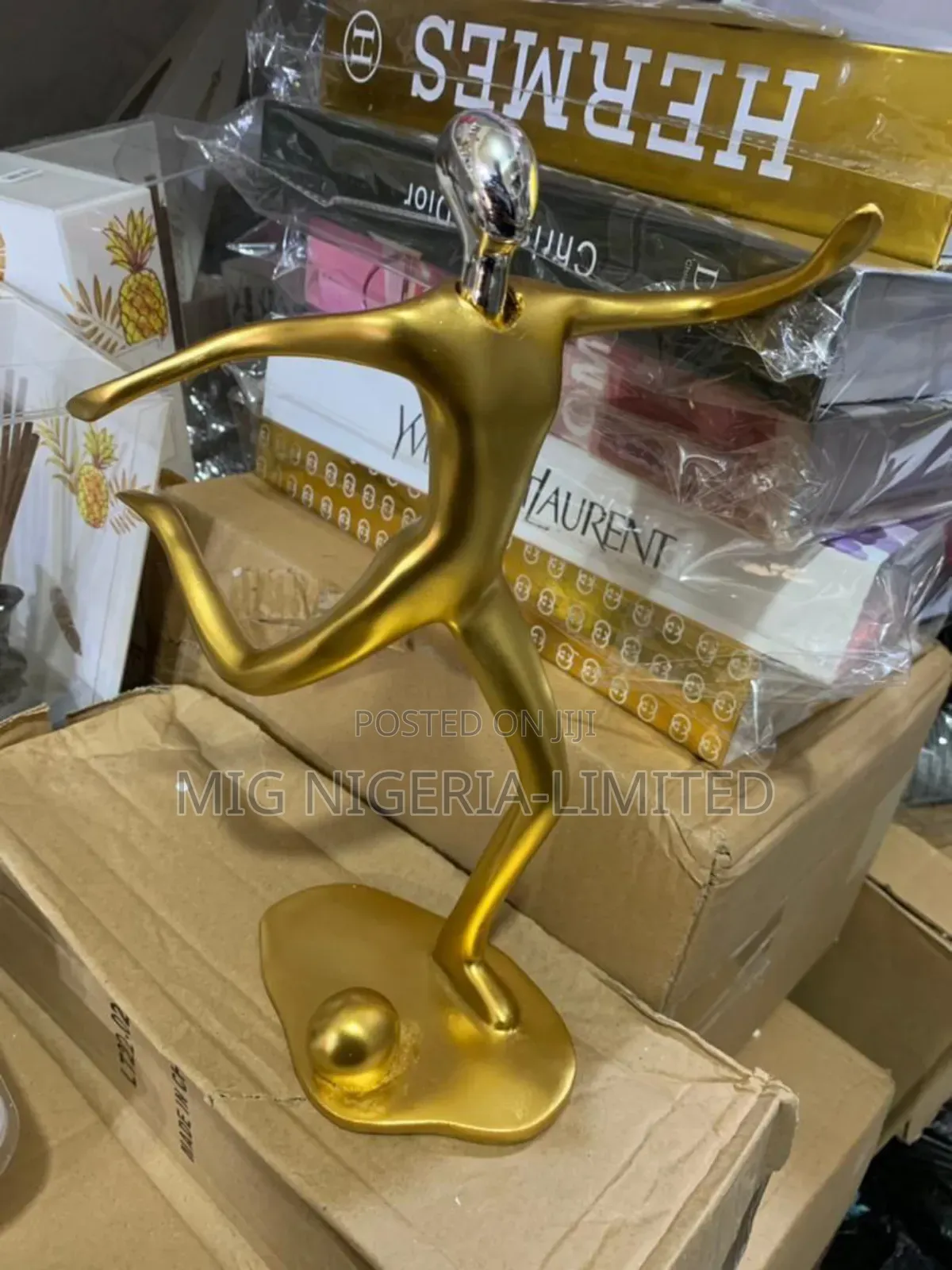 Musical Man Gold Resin Figurine Statue Decorations