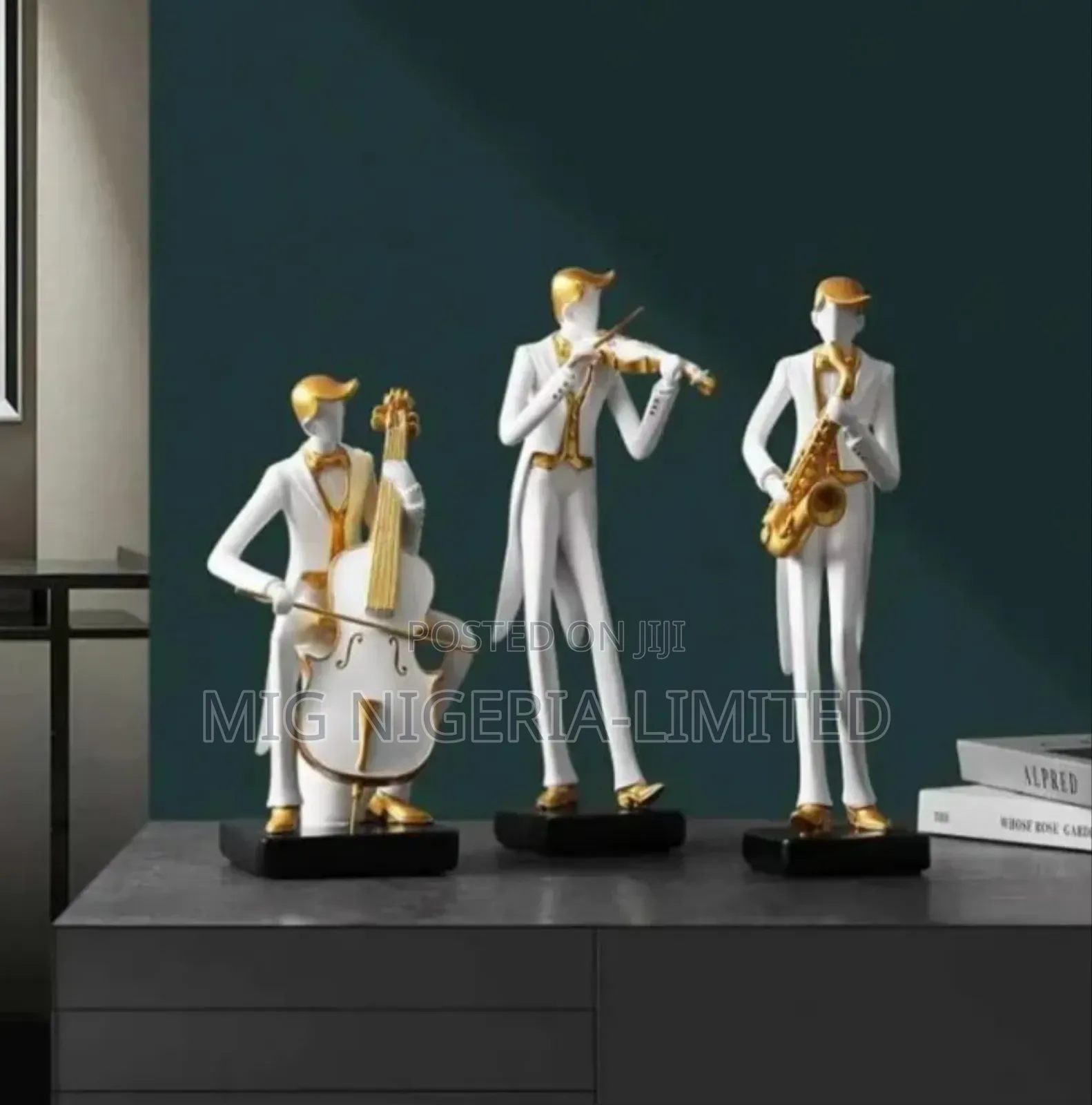 Musical Man Gold Resin Figurine Statue Decorations