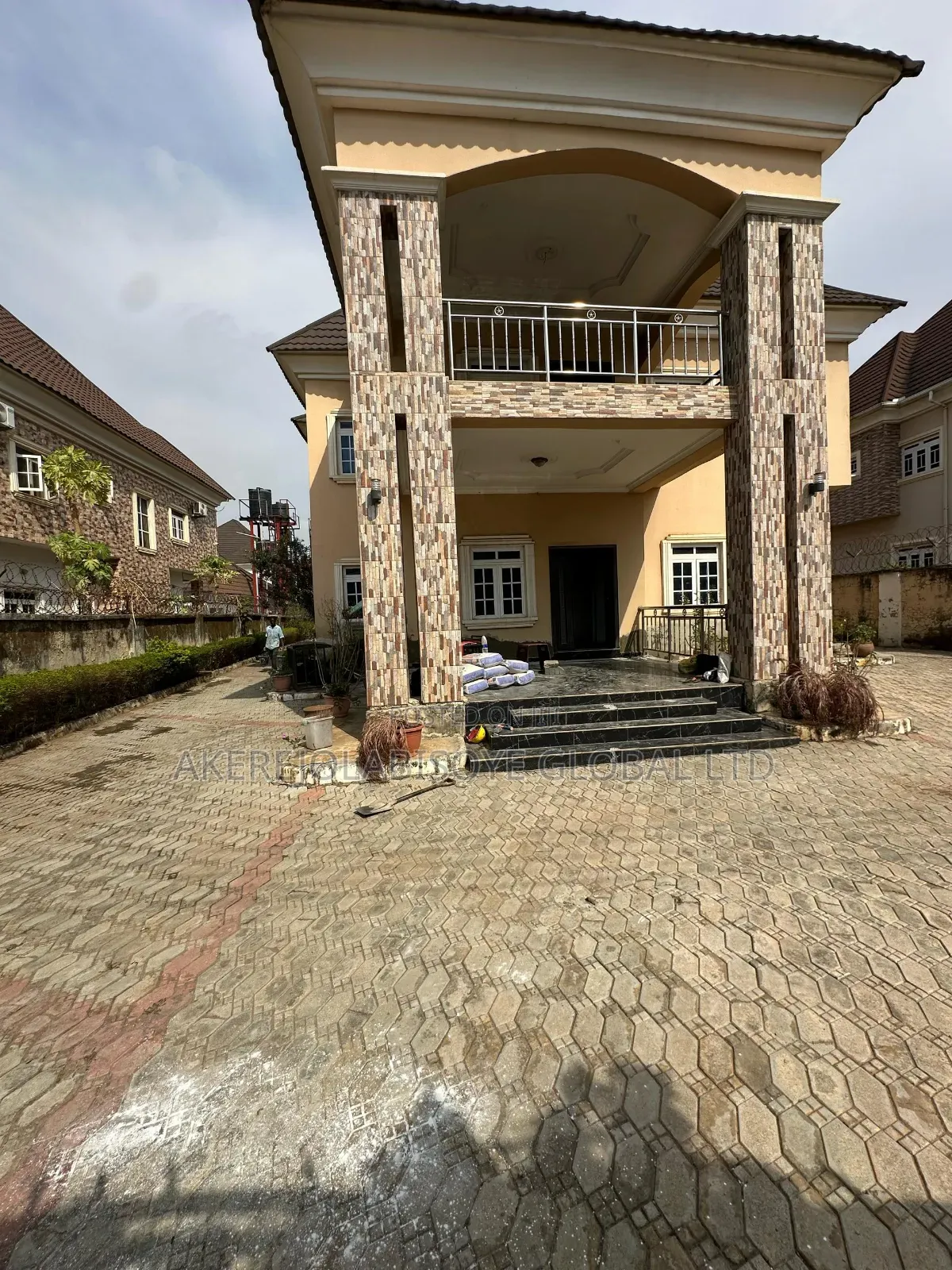 5bdrm Duplex in Mab Global Estate, Gwarinpa for rent